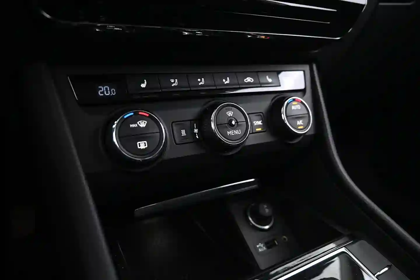 Car Image - Y8fldEjNj3dqZ7ToSERkc