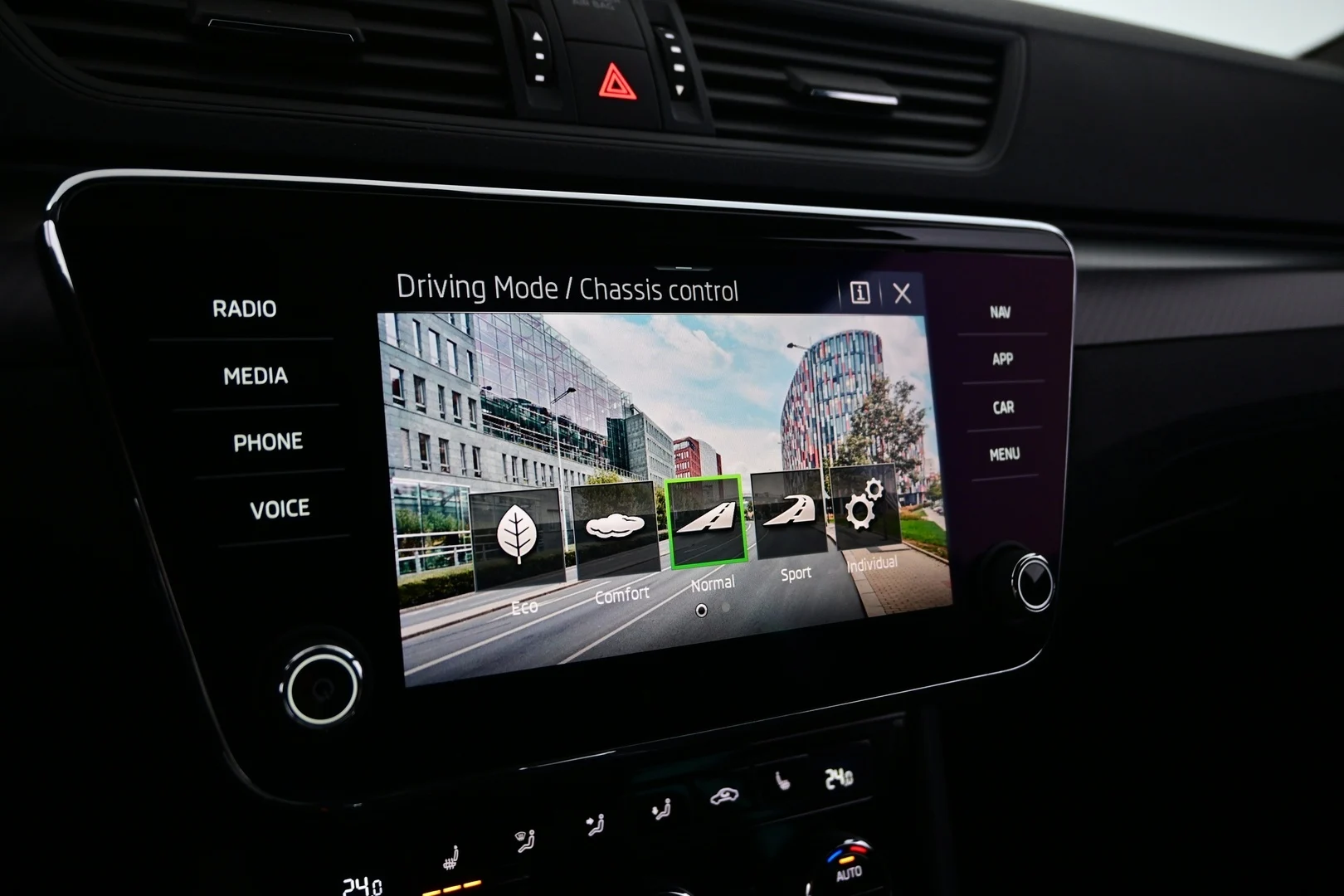 Car Image - 6ziZrS8N9Ews4MW5MIl2Pa