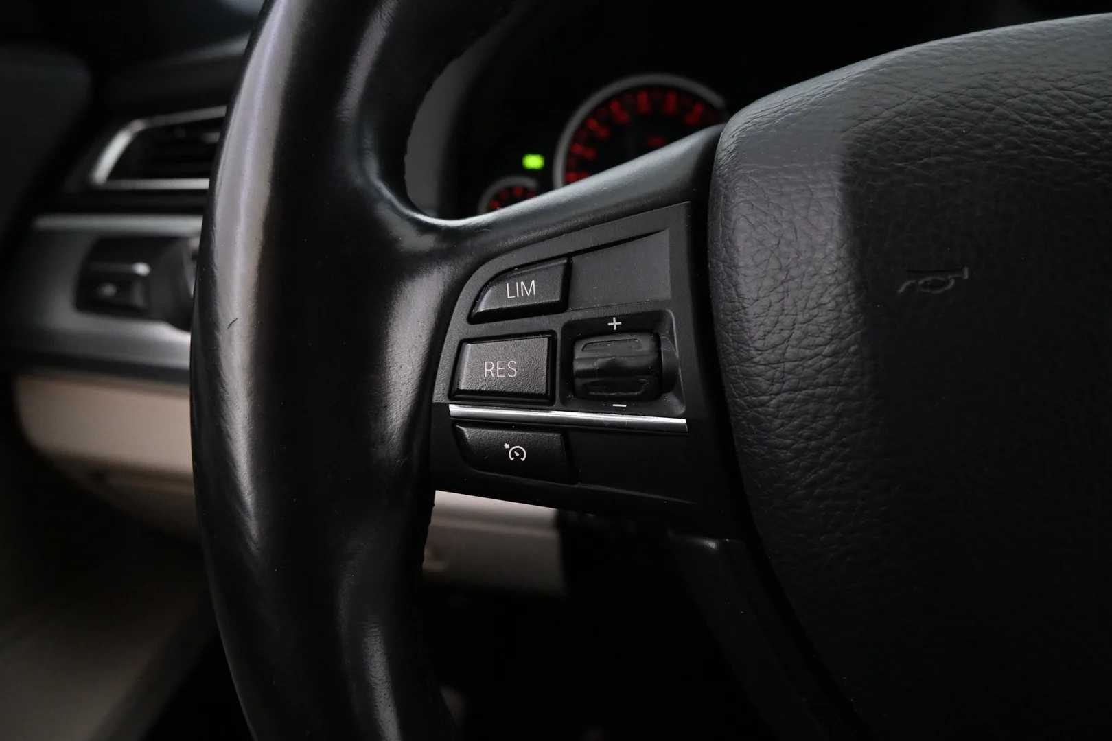 Car Image - 5I69qVt0EjUyJxTT4jmH6w