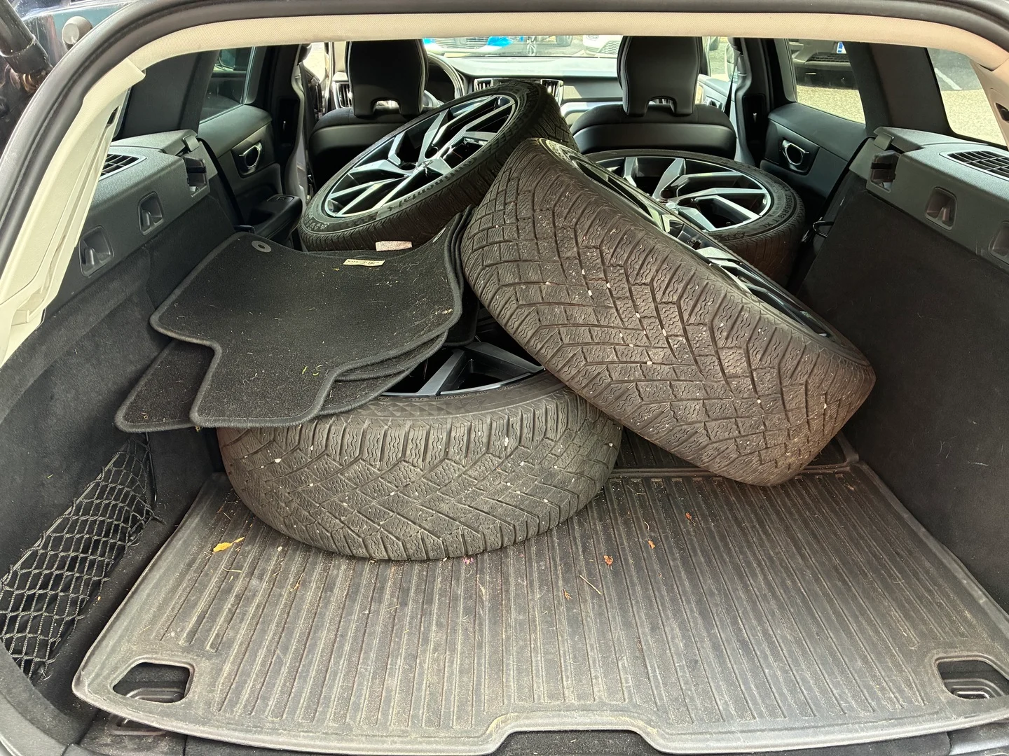Car Image - 1Bkpj8oEhoWacaRffaHdVR