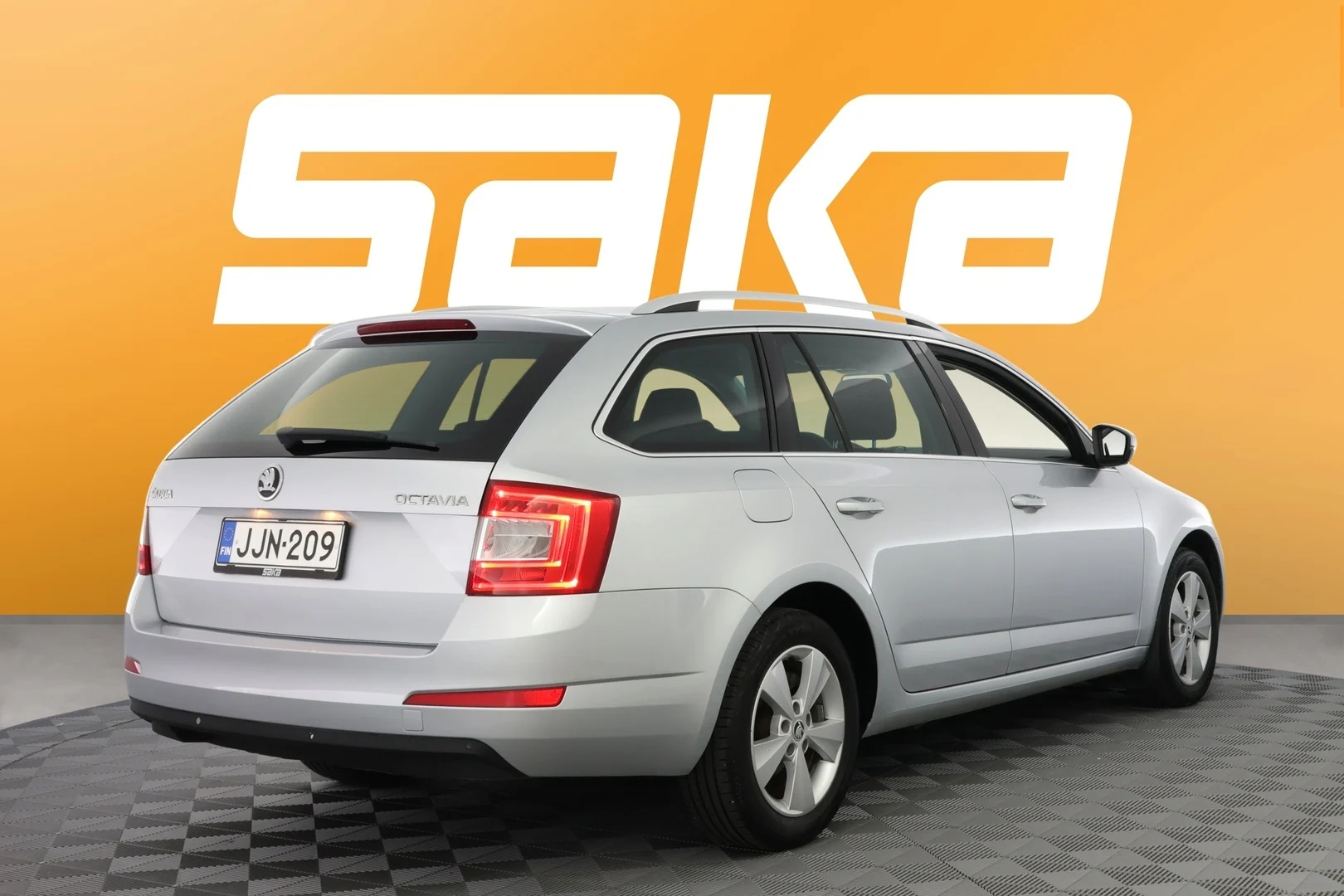 Car Image - 2O465bzTesB4YhpZYDkYqI