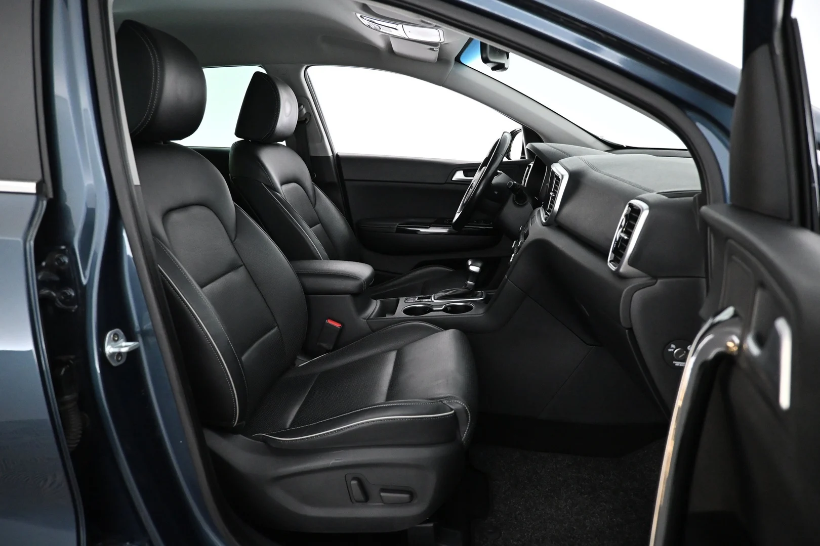 Car Image - 7C4lEjkFtvku6Q8aFLMSKV