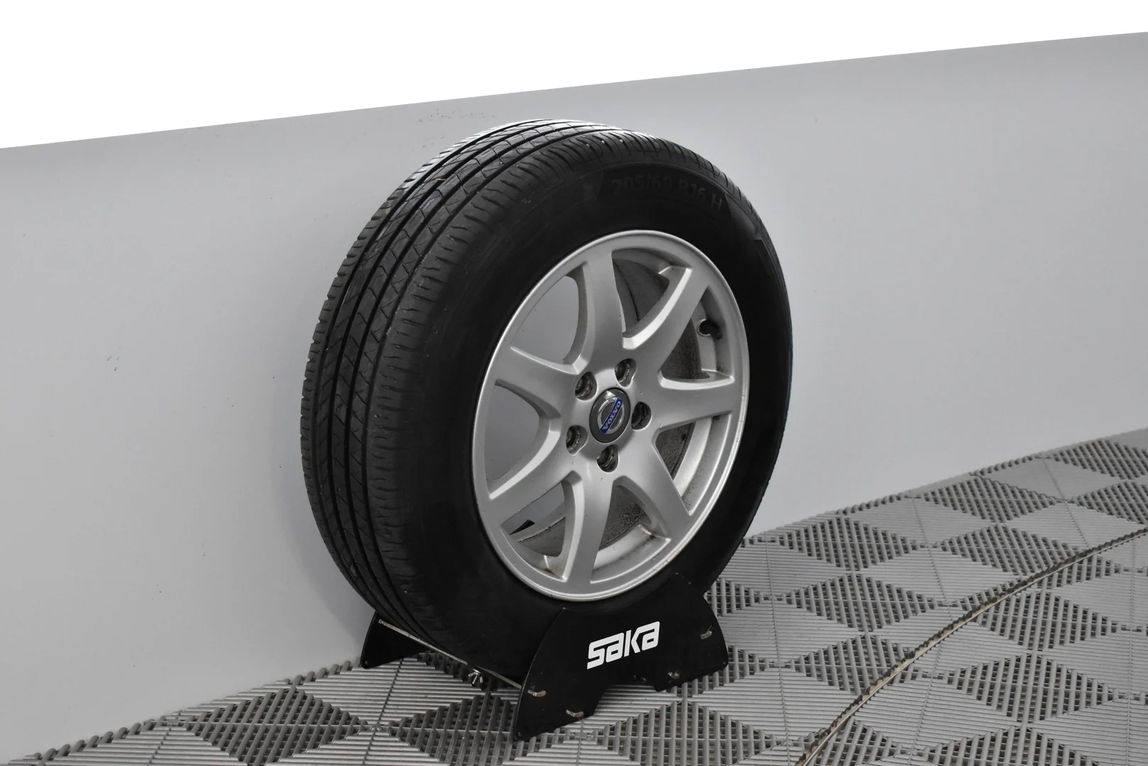 Car Image - 4GWGpFRuvNV7sKSjqUWVzh