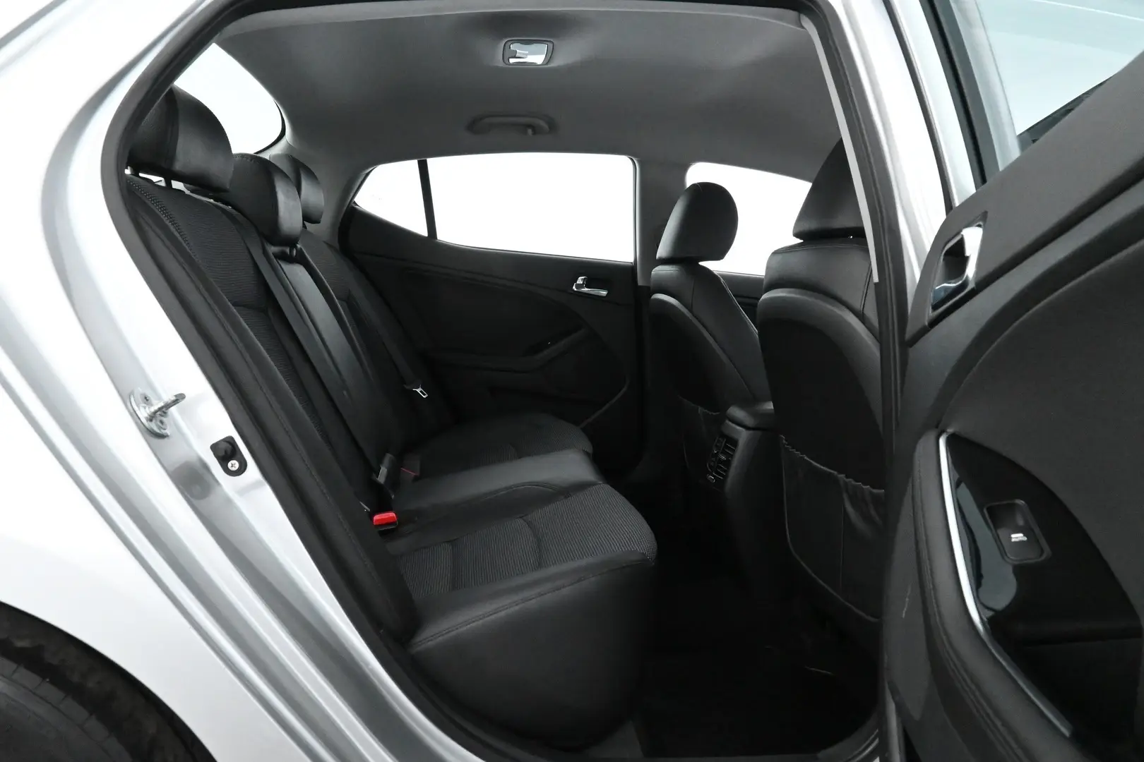 Car Image - 2pkLDbjwiC003dtairWOmn