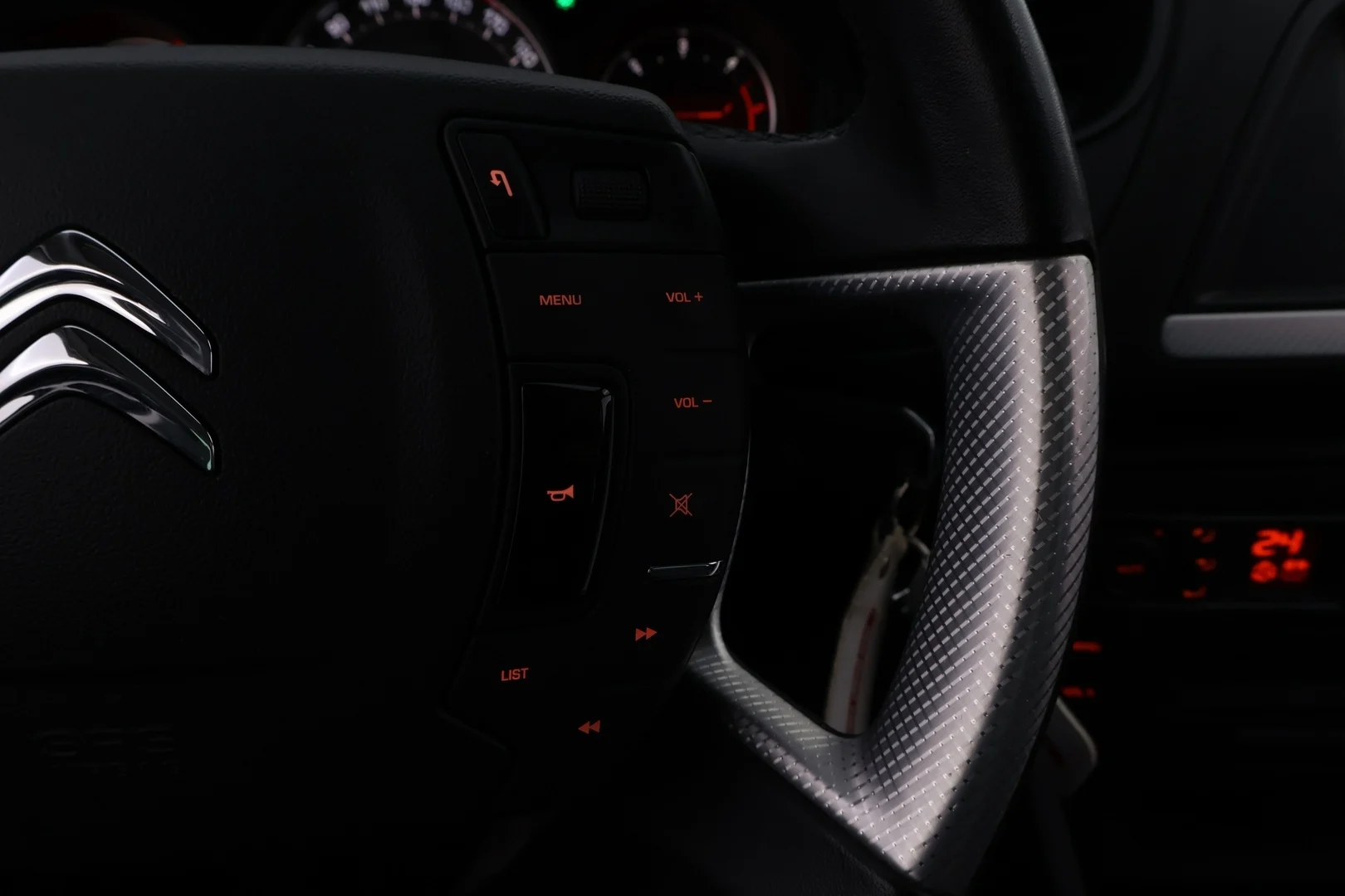 Car Image - 3o88v0xEG25spPdQjQbYpR