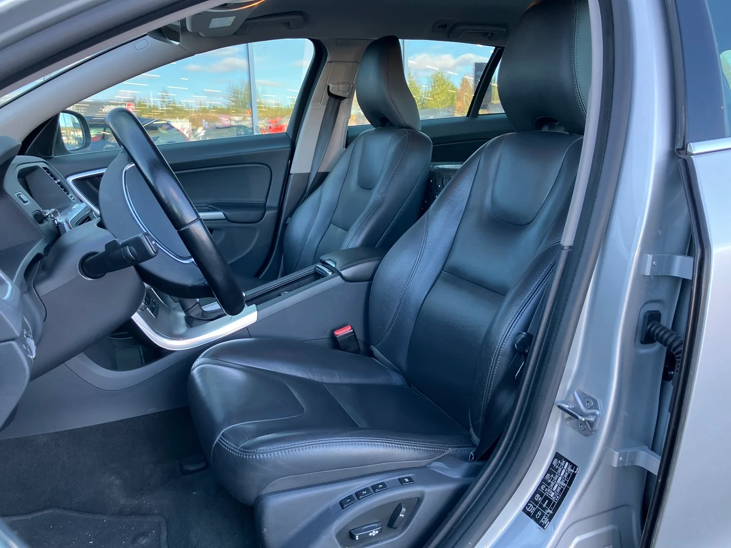 Car Image - BqGtVj7kGI3RCgLEcsJQd