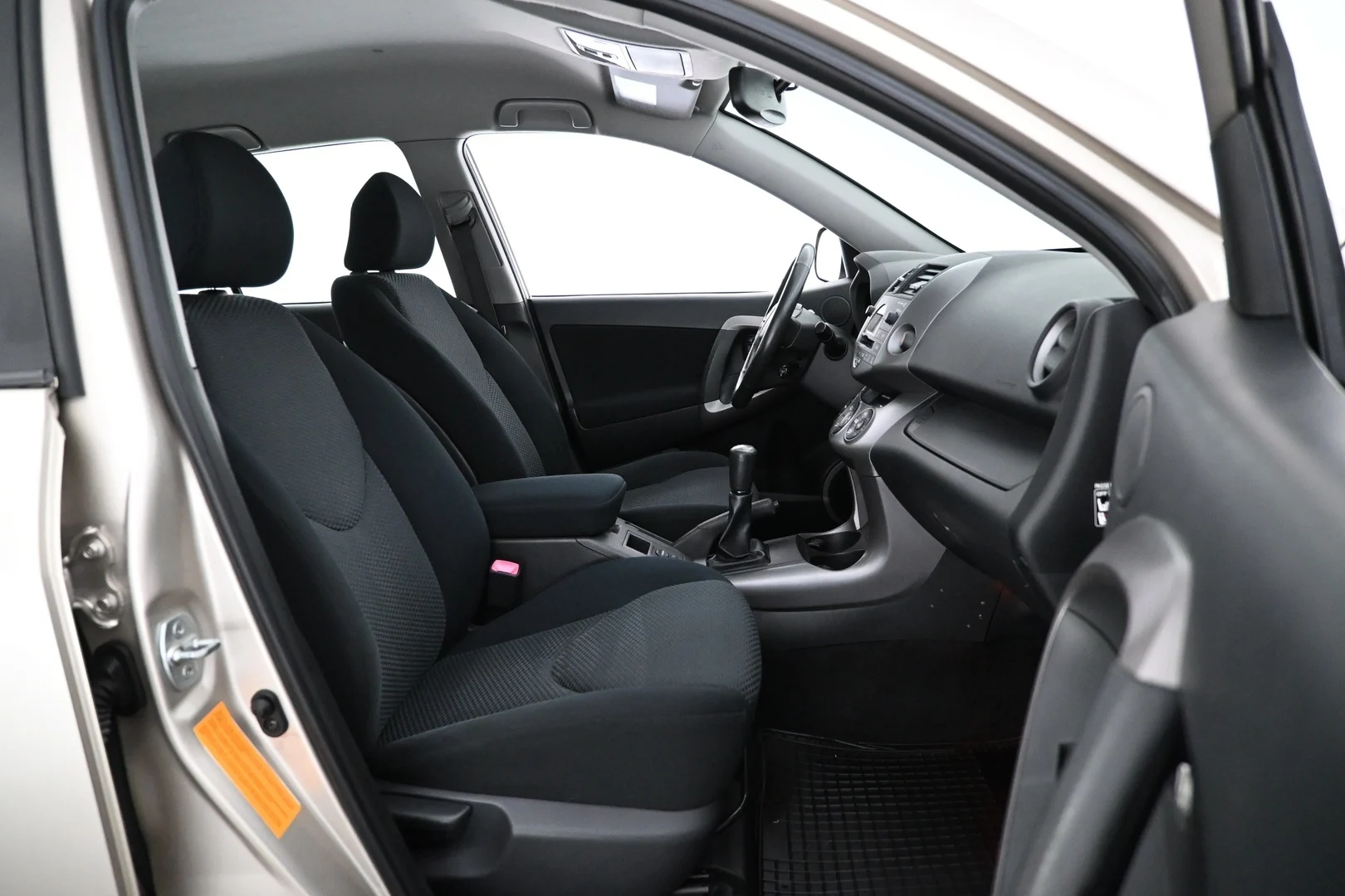 Car Image - 2hJgFOSQp5TVPXyMZqYlam