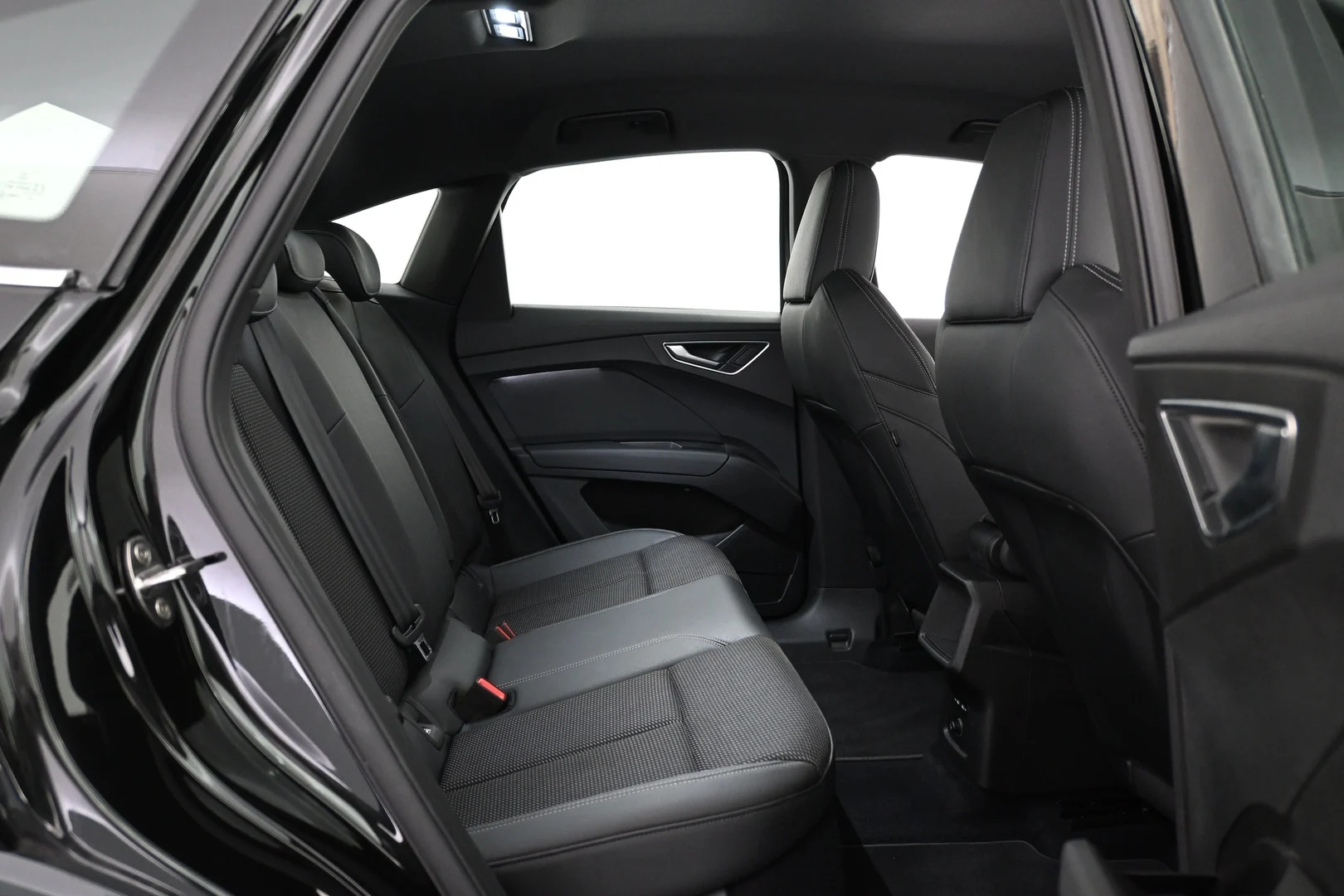 Car Image - 52hNazptXPqKBTUrrDbVhP