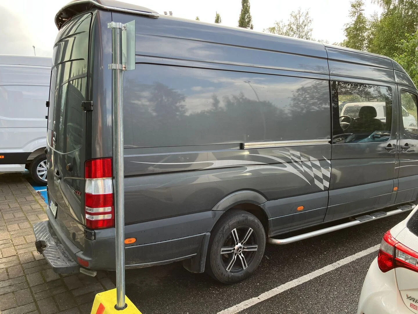 Car Image - 2OQitp5JcwxlvqhjYyBgYR