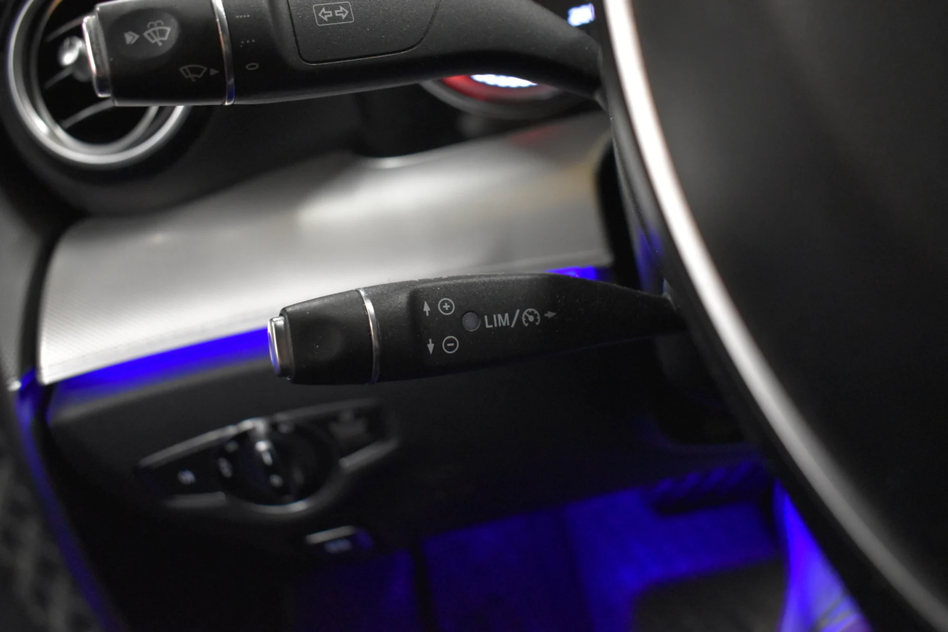 Car Image - 2VEGZJB0xXZ40rxBQf3a1v