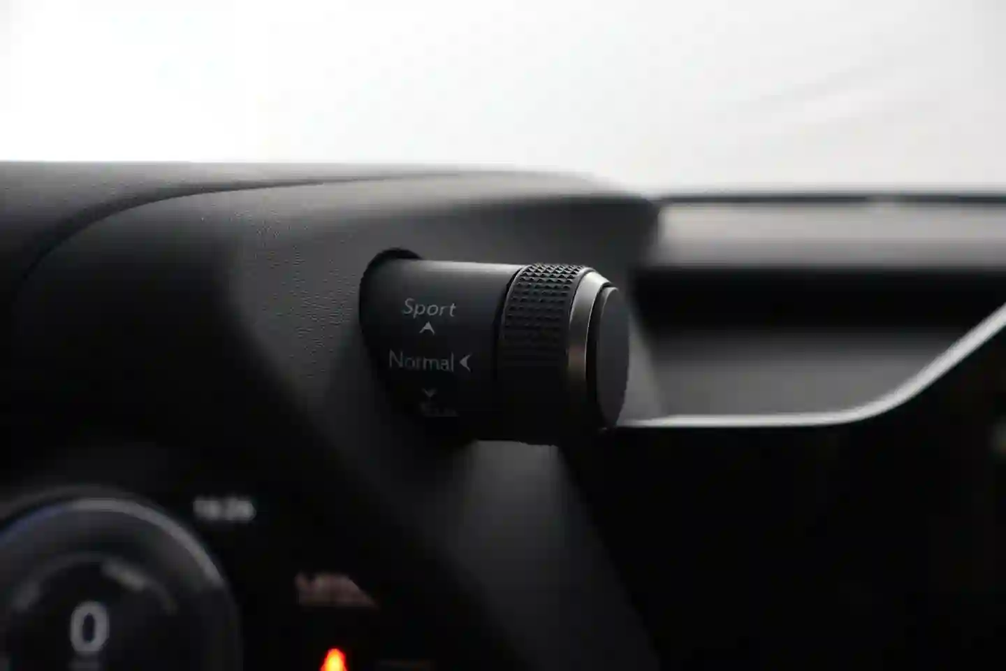 Car Image - 3Lxx1tuTk9mJaAMqc6ot8L