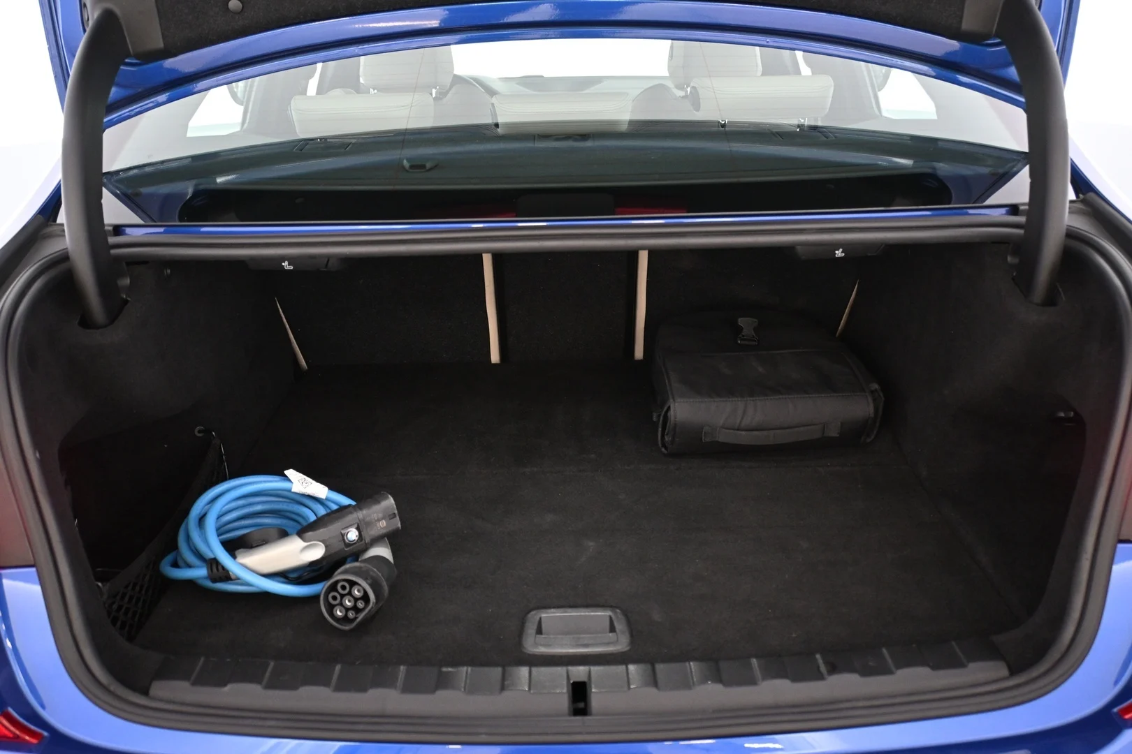 Car Image - 6eKSJ1ZVKnd6W4c0s4otU5