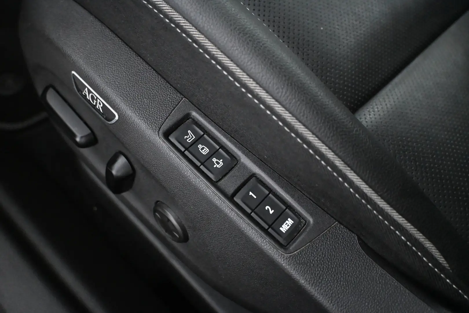 Car Image - 6MJZPX6hYf1m4eT5D9czAu