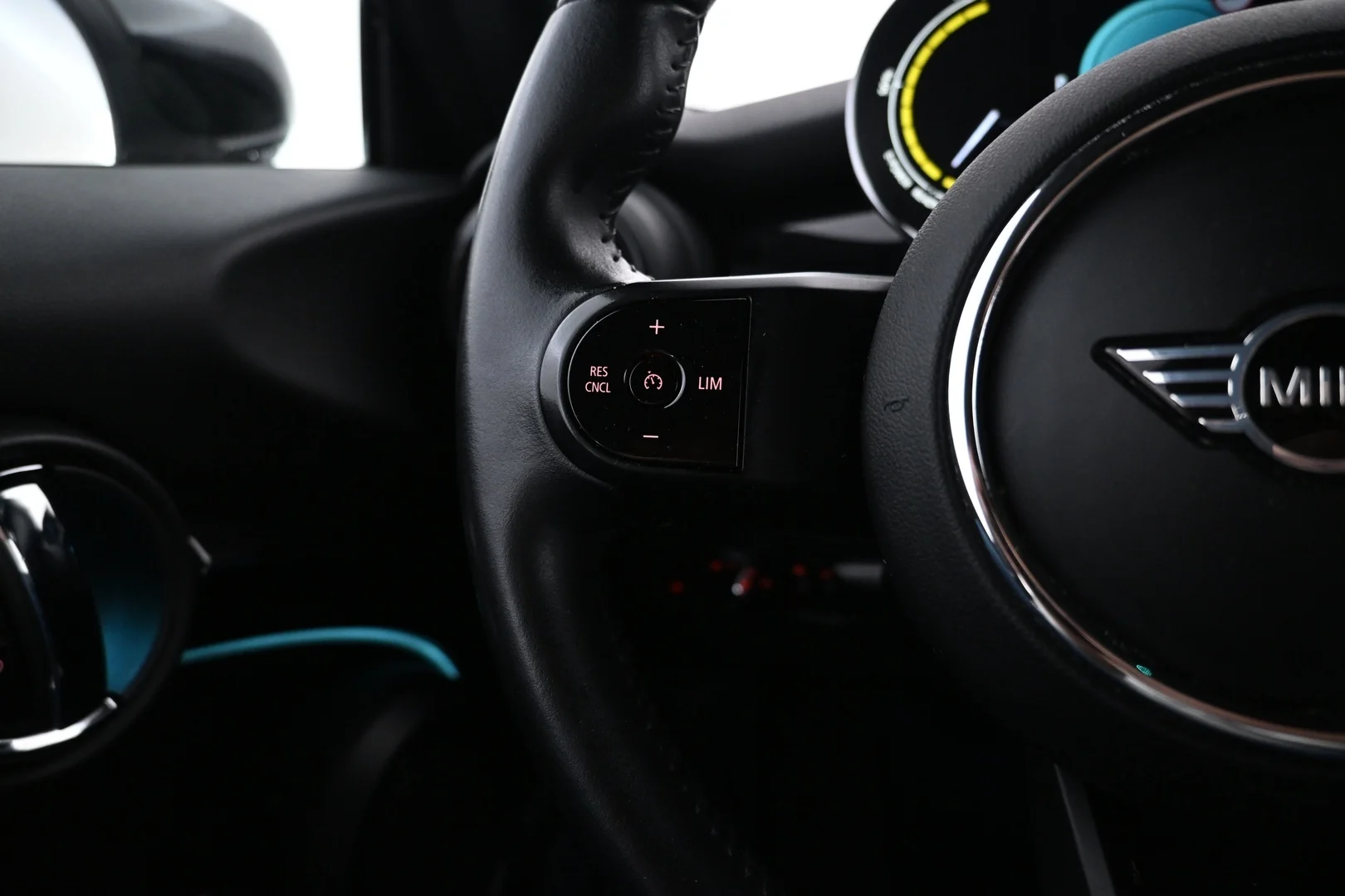 Car Image - 7n0kUmaQM71VImx64YKxsO