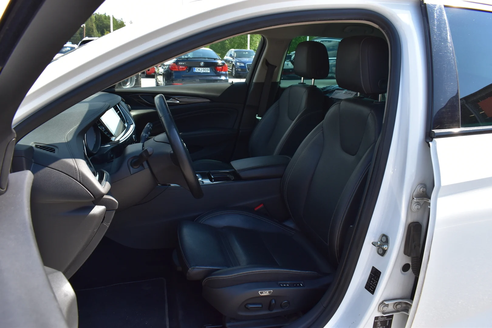 Car Image - 6KDBIHcuXmODb48RFsHlpU