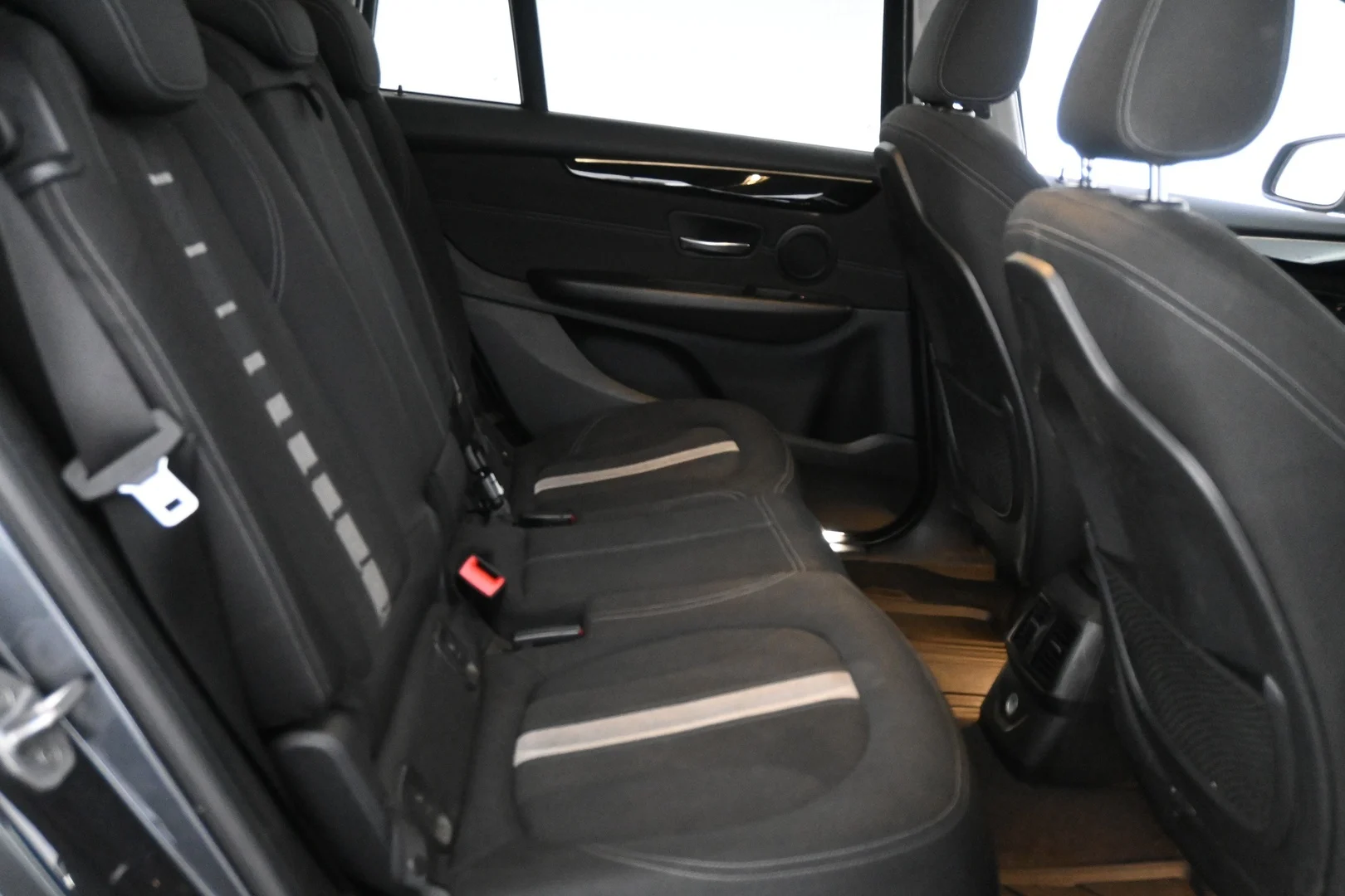 Car Image - 4HpfgcV75Uz6UPLePV3tfJ