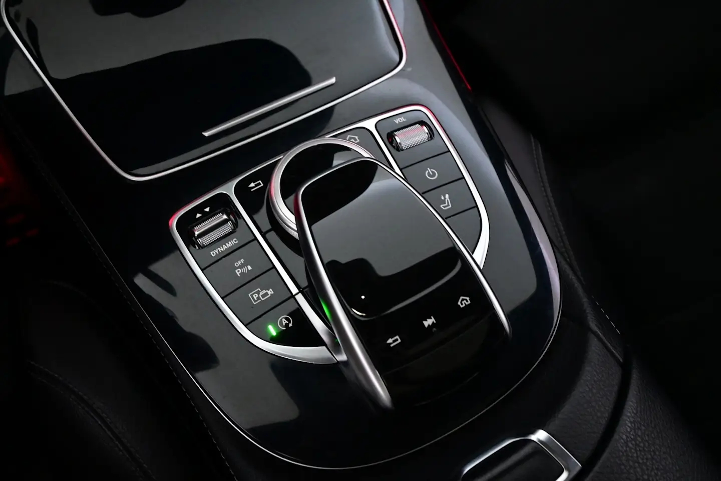 Car Image - 2F7RcurpM45RCFkMB1XRli