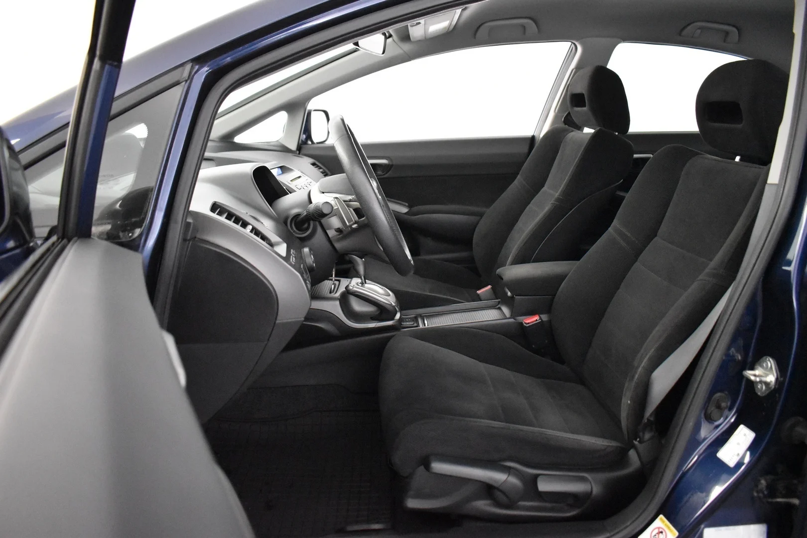 Car Image - JL0CZGElaJi24ie95YUi5