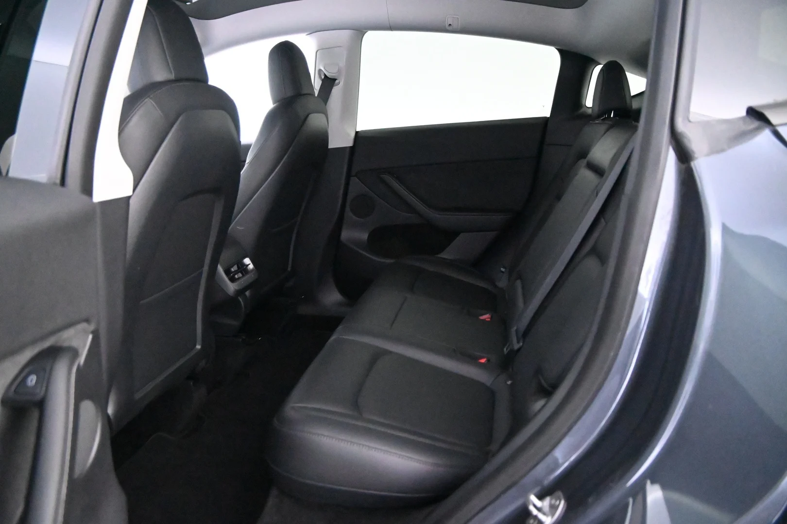 Car Image - 4WX7QM9YNSiOxqeMuRD9uU