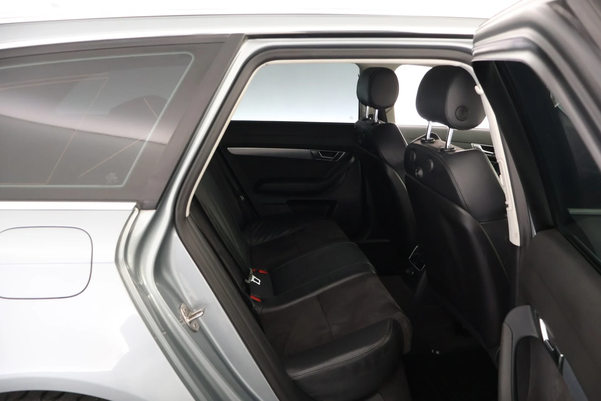 Car Image - 7rLsQwOJgfEJftydcUILGR