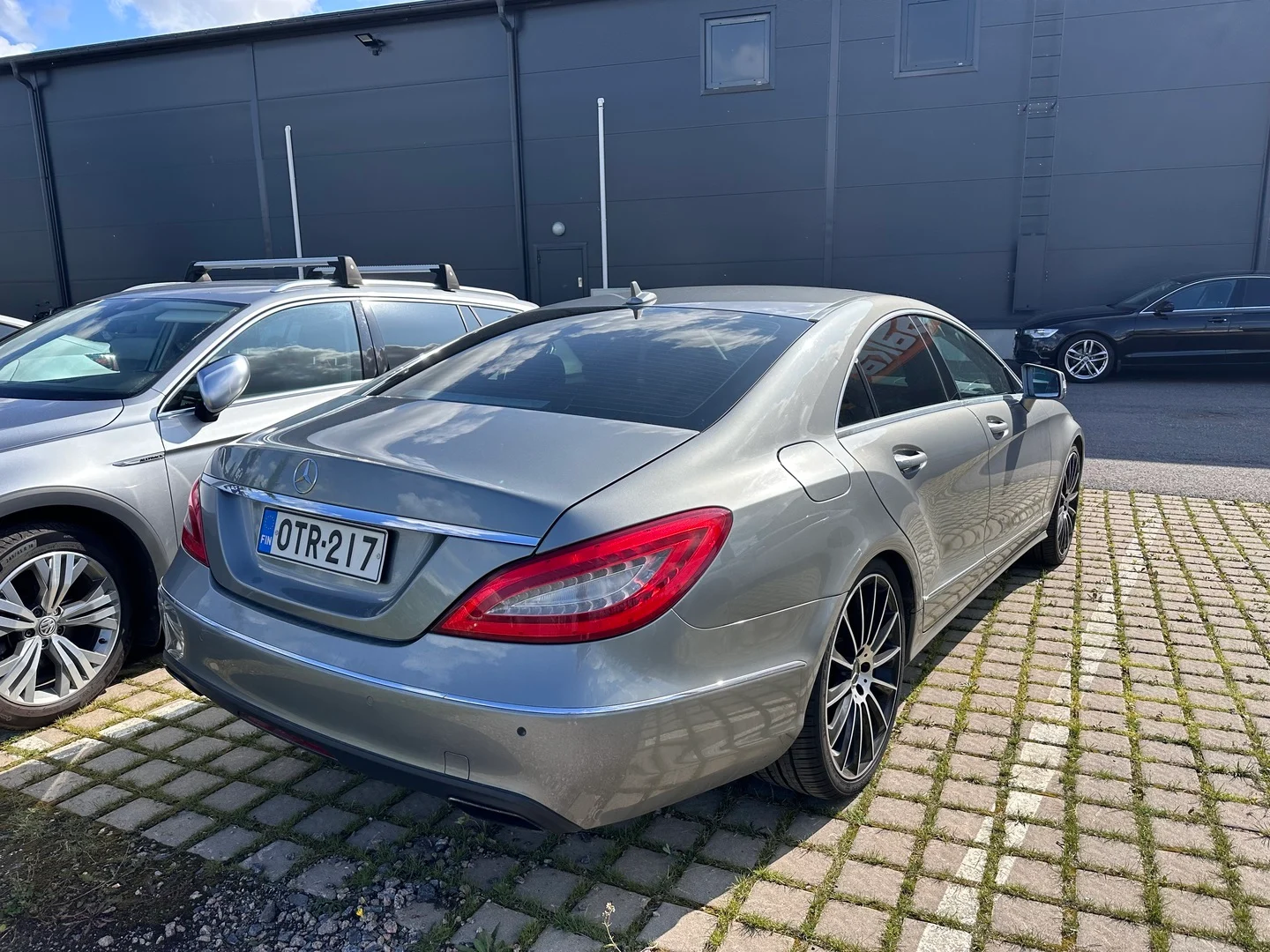 Car Image - 39i8bmfpGG72rltwjyVeV7