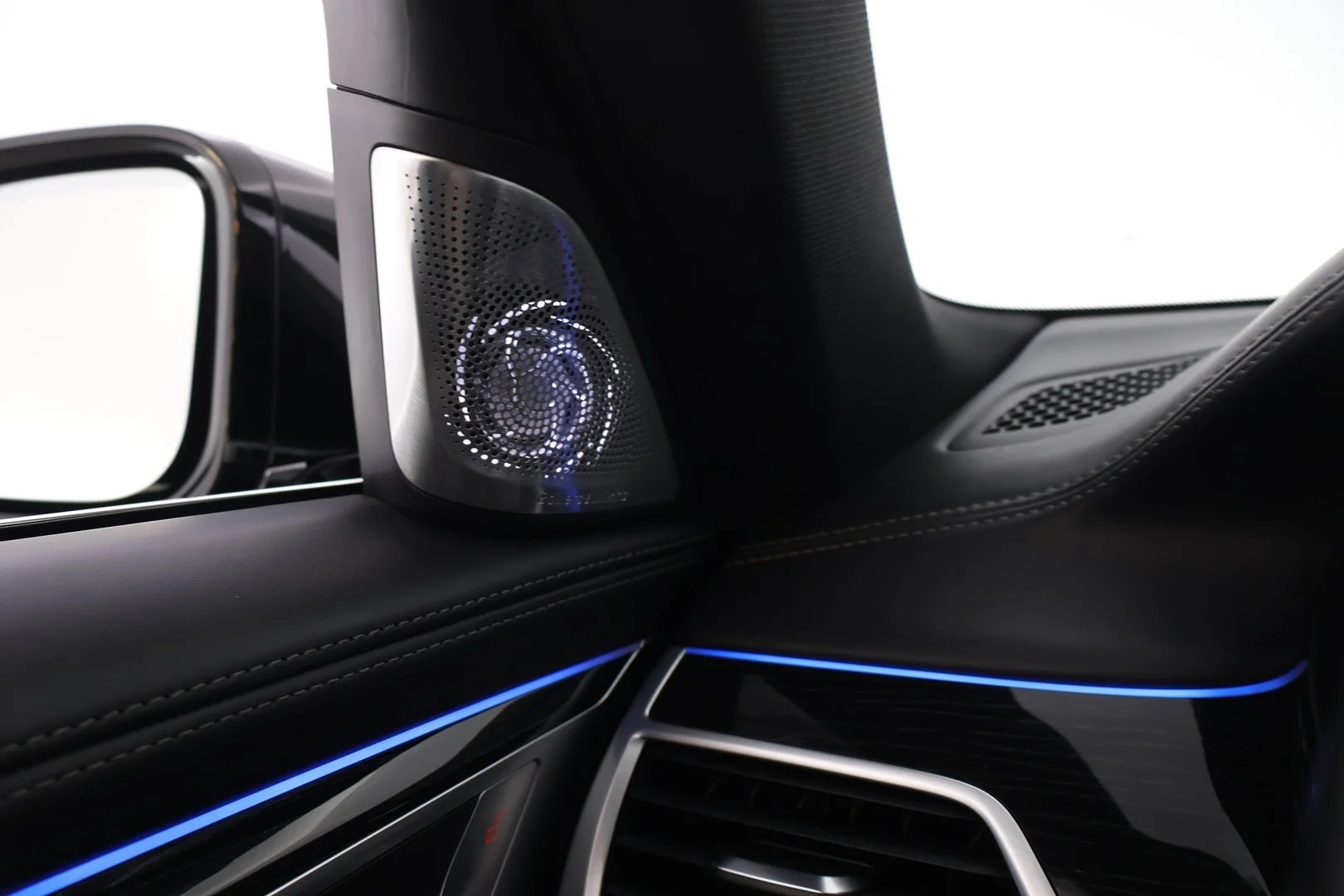 Car Image - liVEyLGqy73B1bmfjZ2No