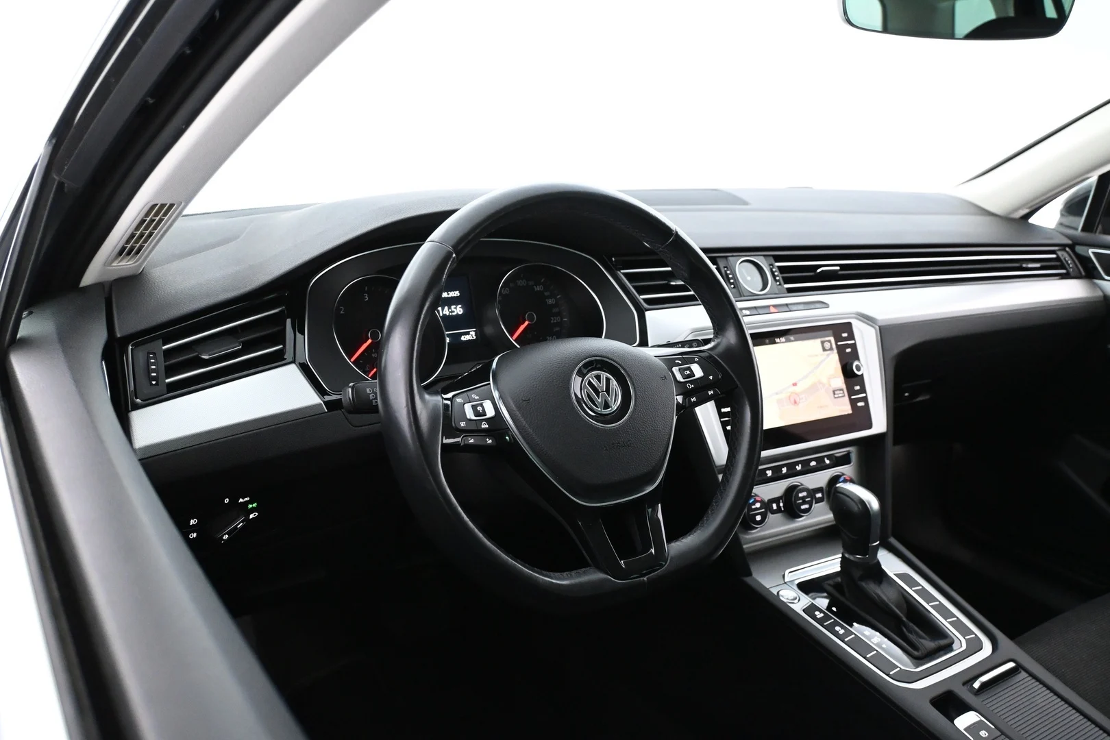 Car Image - 544Fyd8LEkIzxKFrnV8Z8q