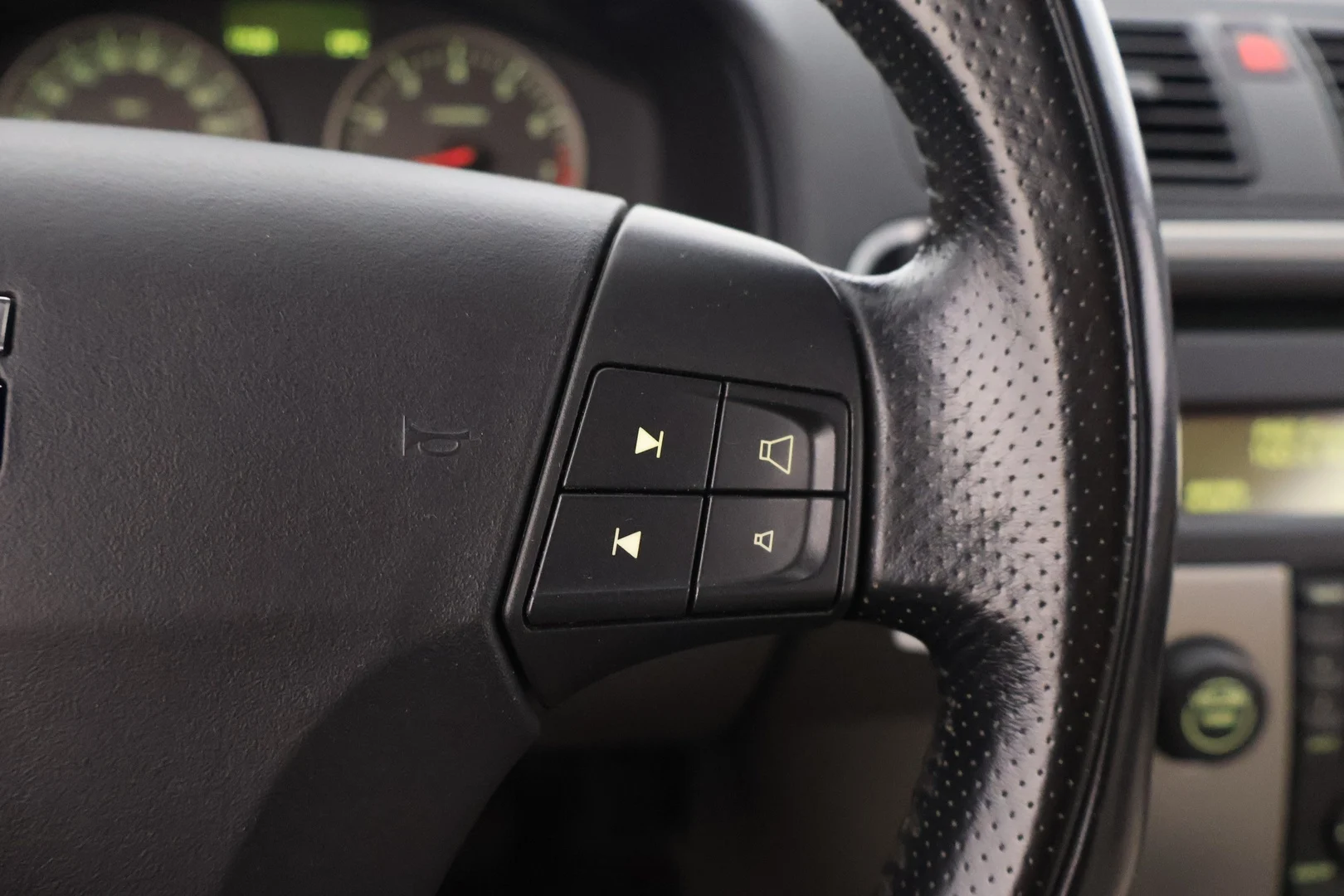 Car Image - UaGEhQ3uaM0jTbRhk9njT