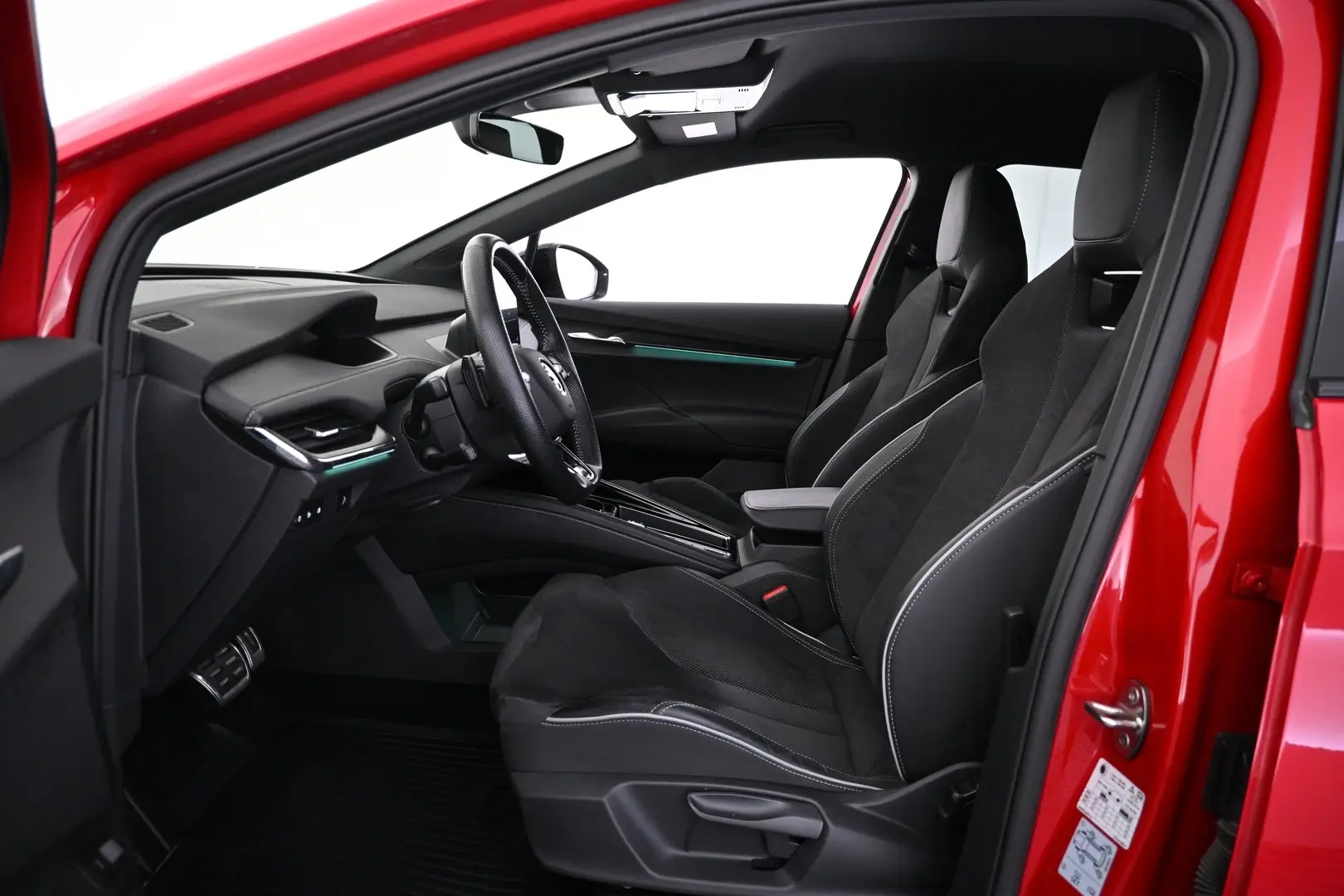Car Image - 2qfBWiQ6hSw28B8N3VtJTc