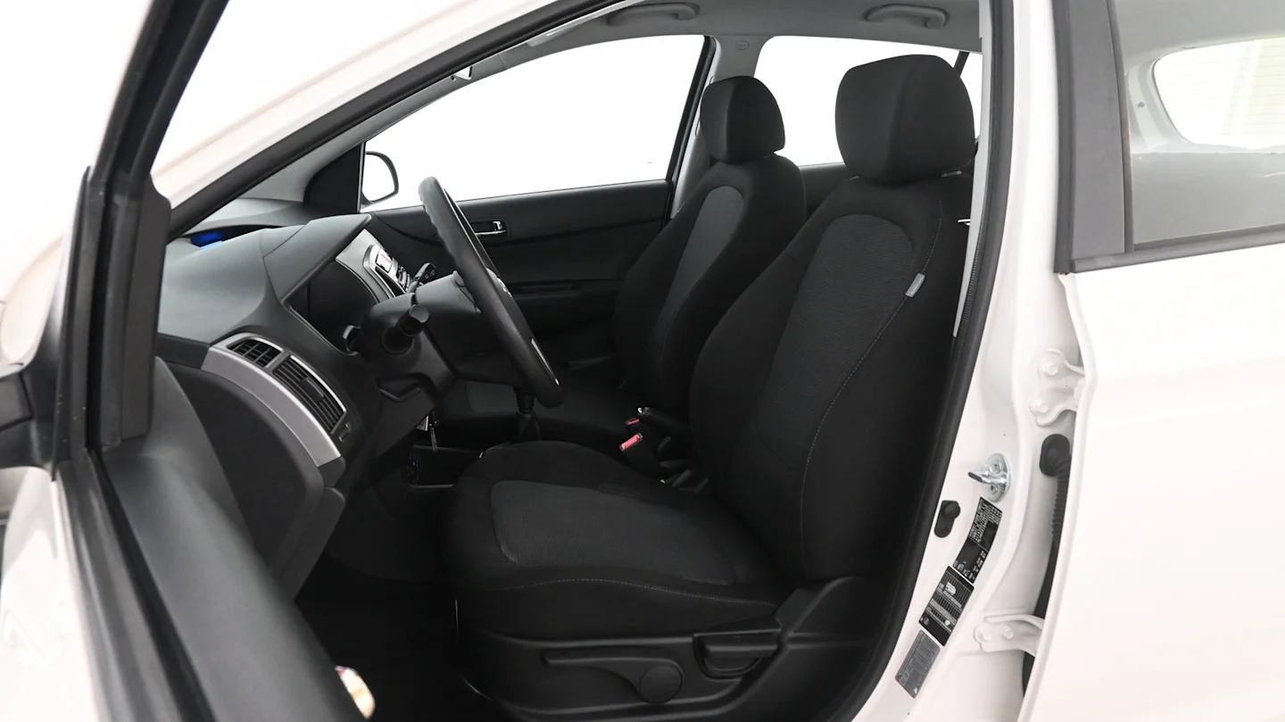 Car Image - 16BedodJ9y9XKr6Yy0sbhf