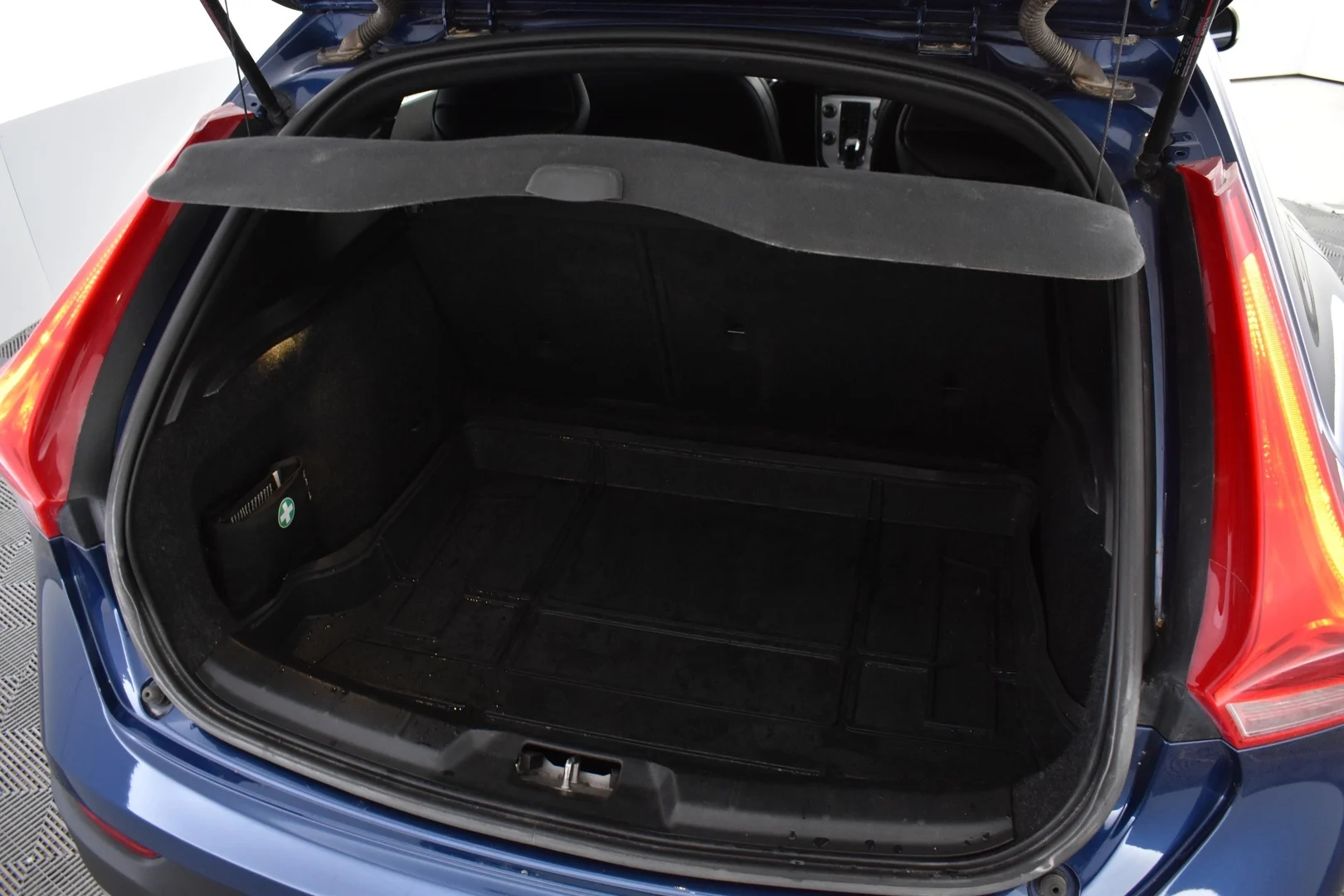 Car Image - 74Agym7sfezqJhBy9GjRGw