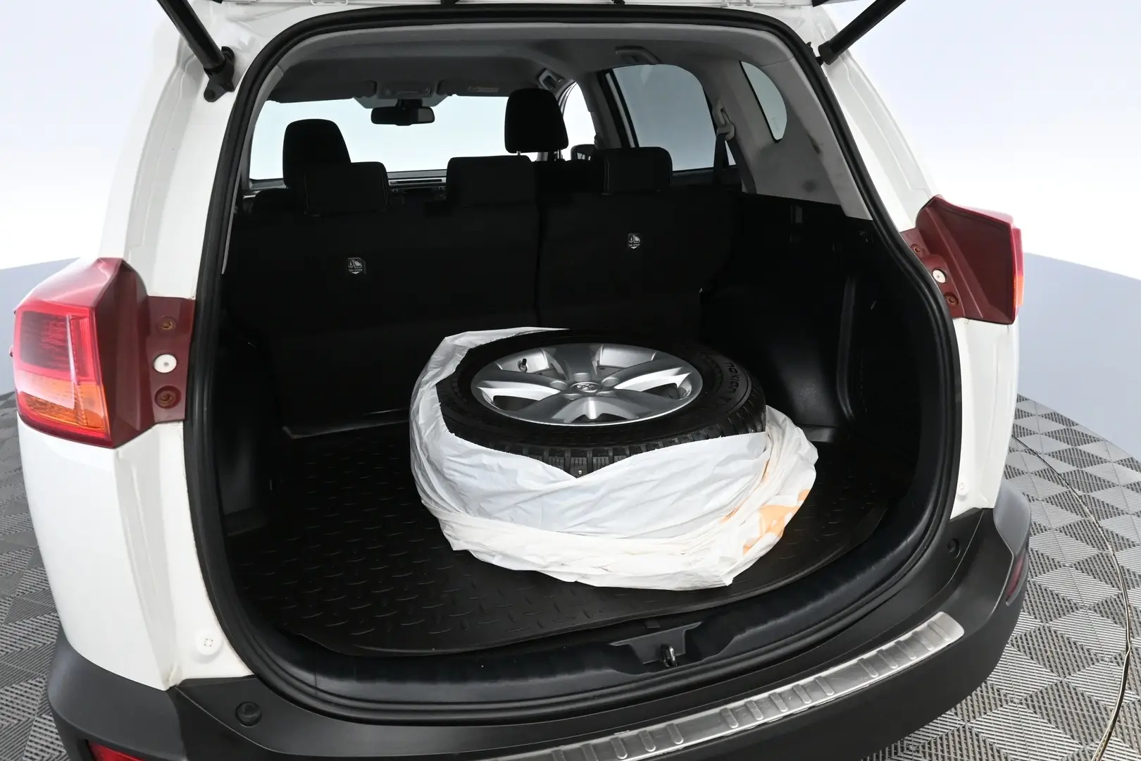 Car Image - 1XOsB2JFTyRvVx9mcamr8T