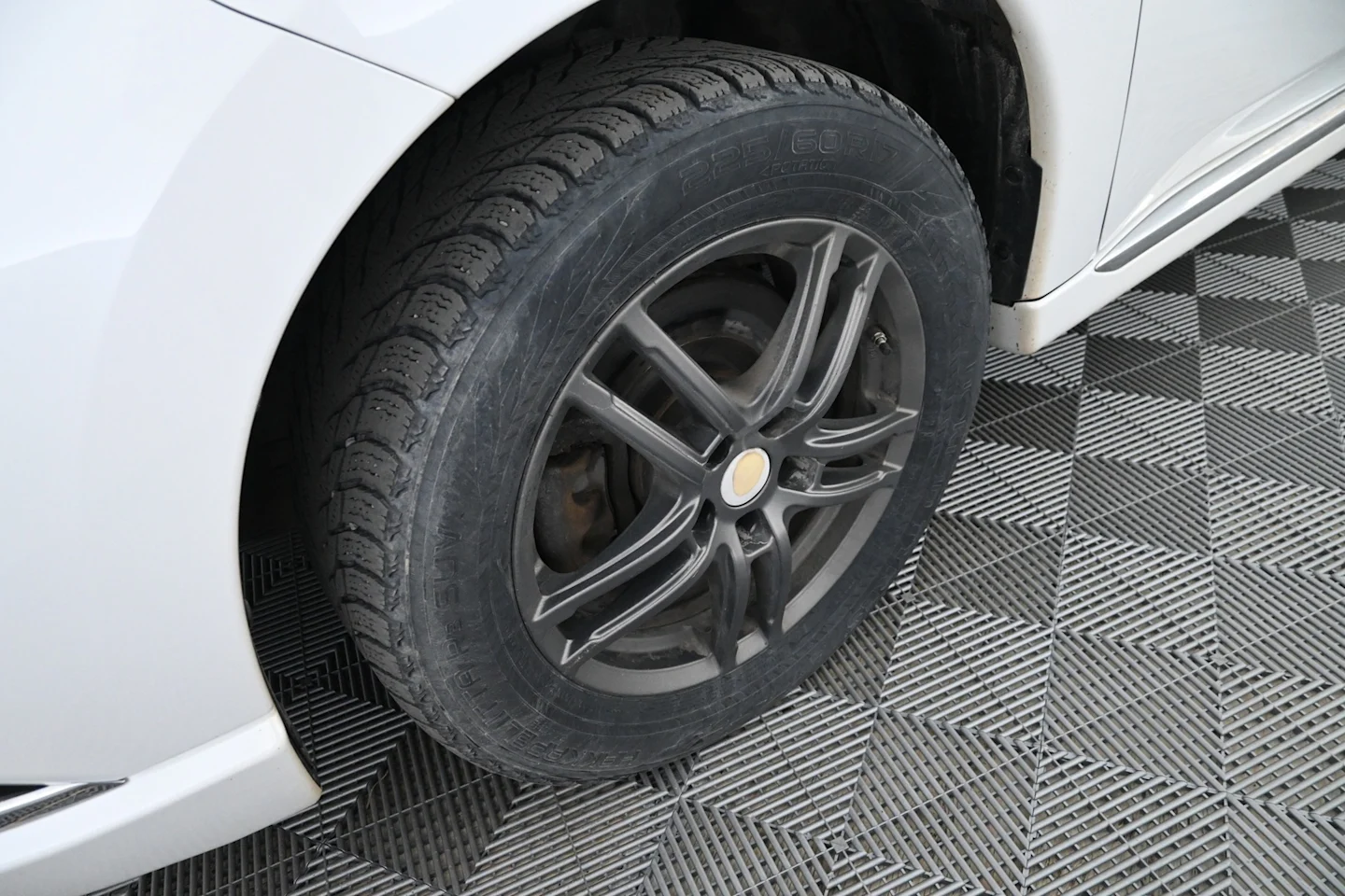 Car Image - 4YLHl7bhdlbYAF35zgMoBE