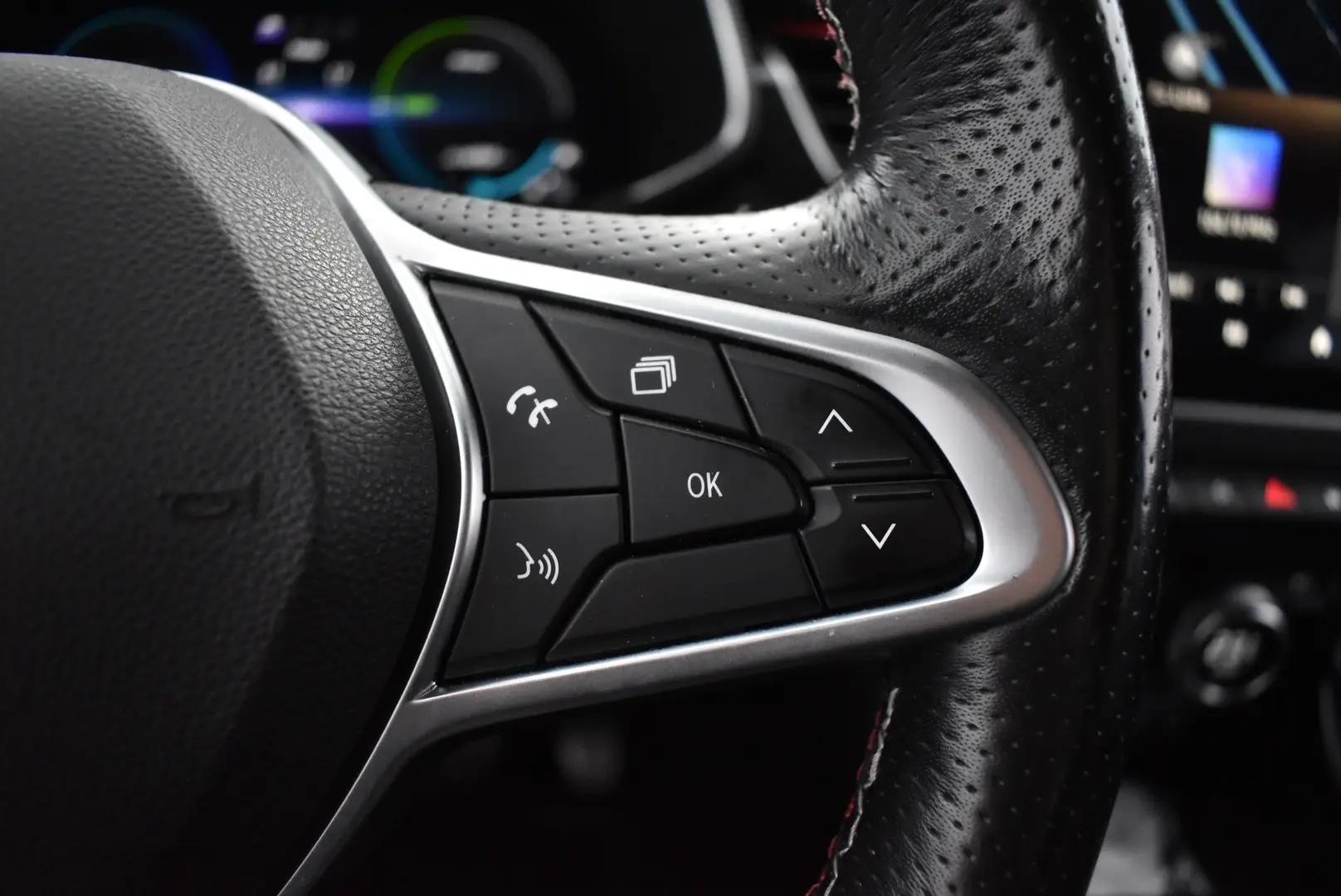 Car Image - 4E2Yx29YA9EcljVcLwJVe5