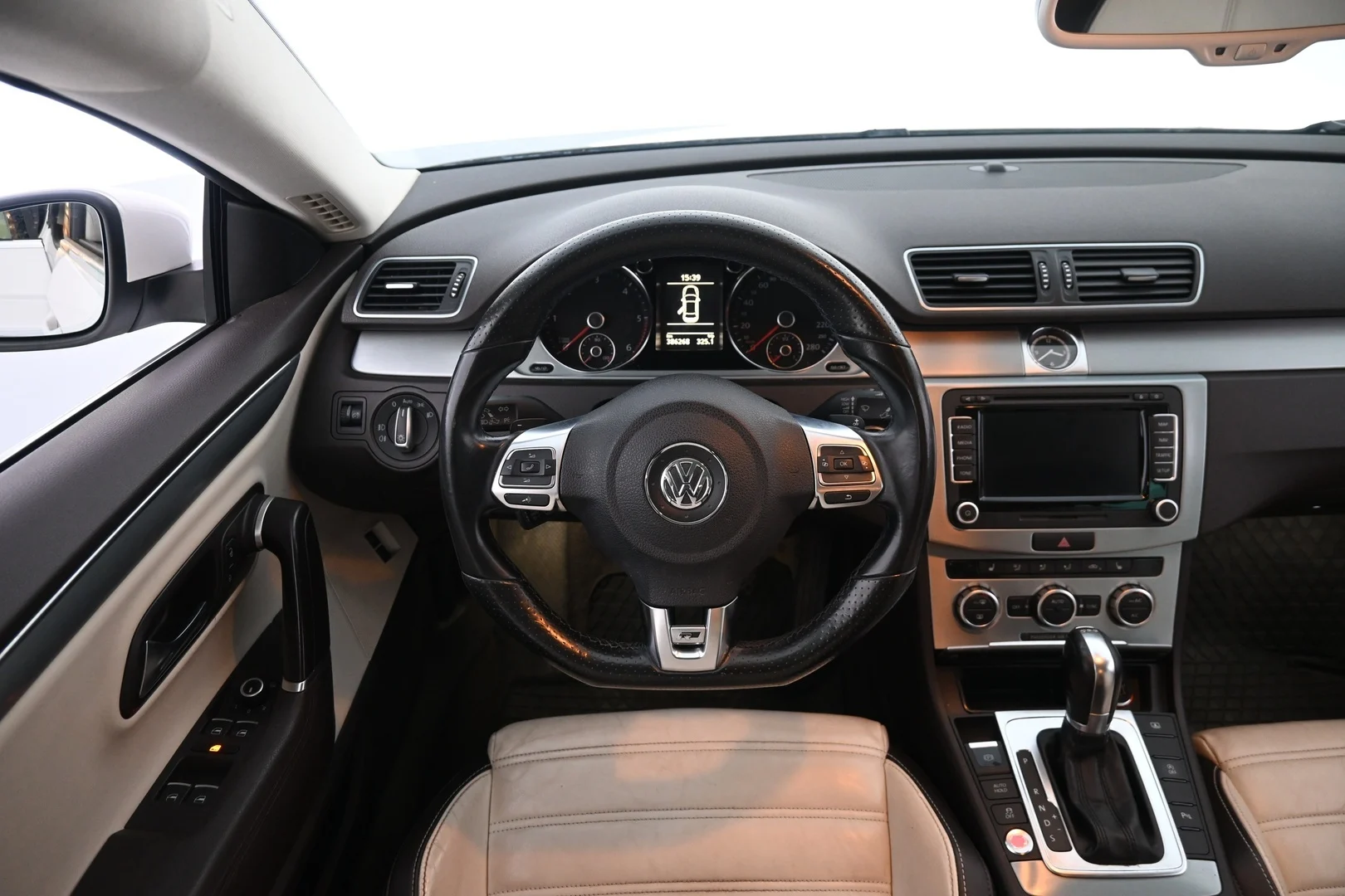 Car Image - 1ilhH0HmAU6Qu5ZyRnpV0j