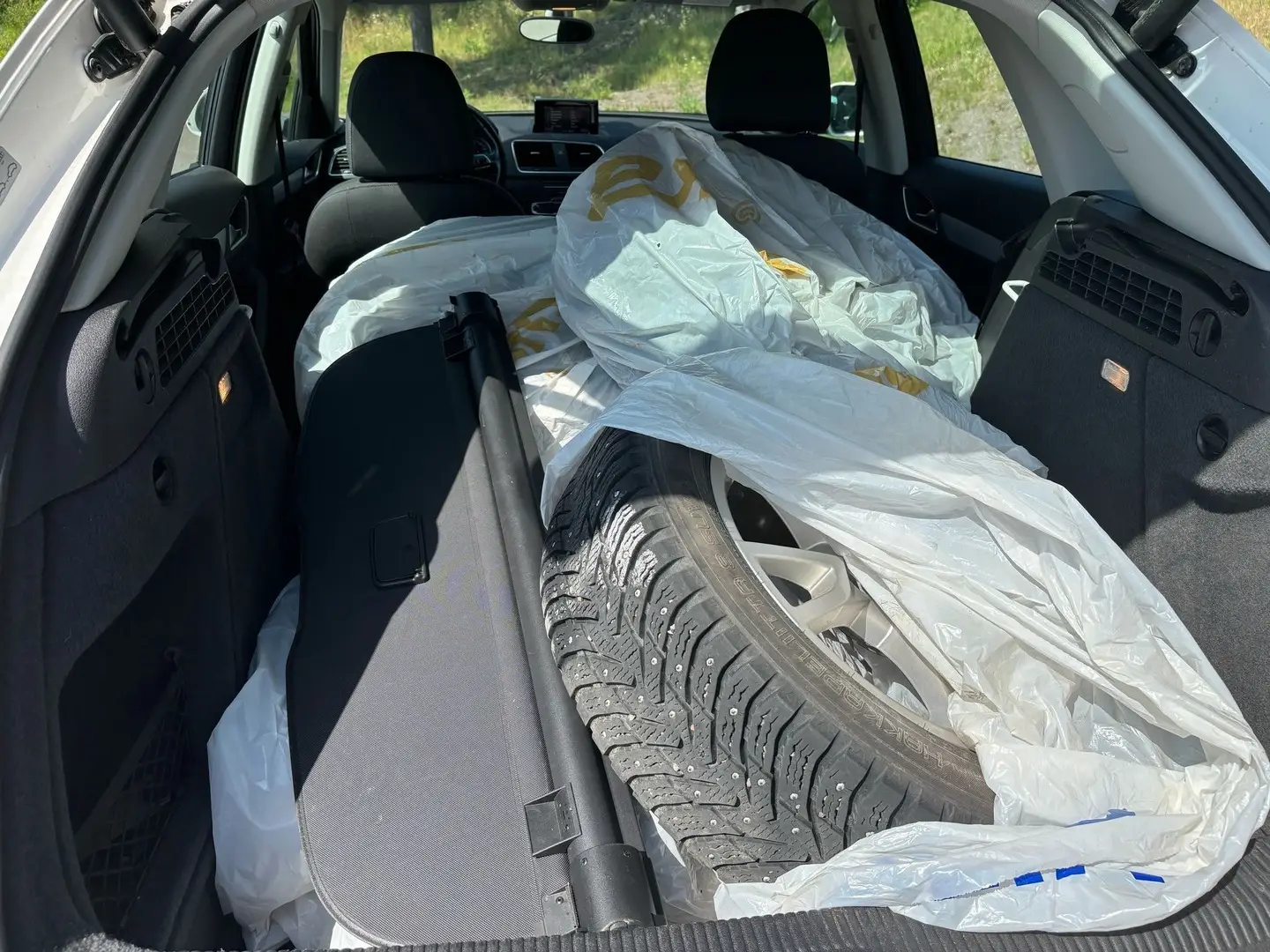 Car Image - 1yUQf2nrOcEmGuMXXDIwTZ