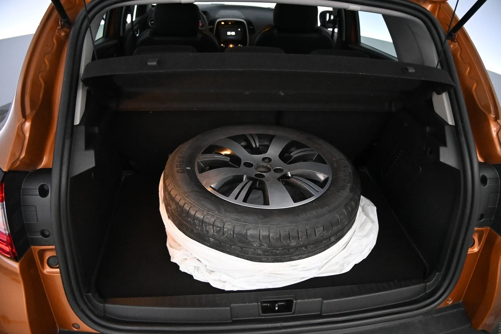 Car Image - 2hFym3oCFowRXxVlAqJPms