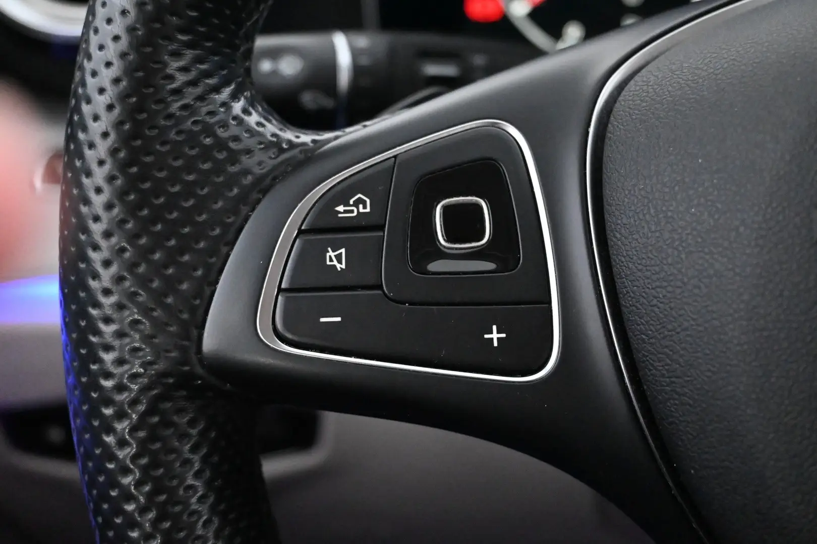 Car Image - 6rU84w8FRS6o0KH0ZQPlxV