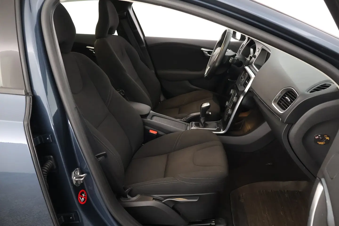 Car Image - 1nRw2r5FBTmiQQGpaHdzPR