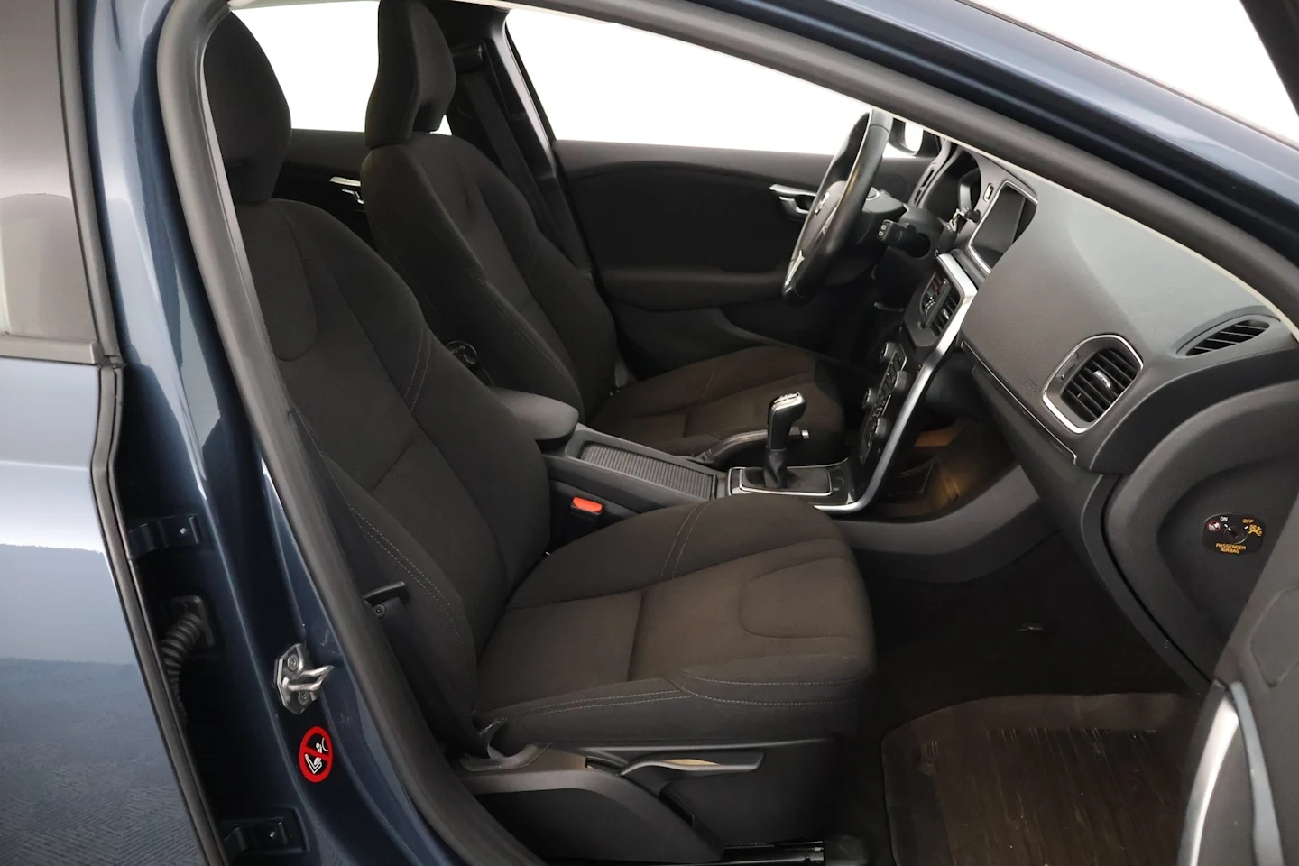 Car Image - 1nRw2r5FBTmiQQGpaHdzPR