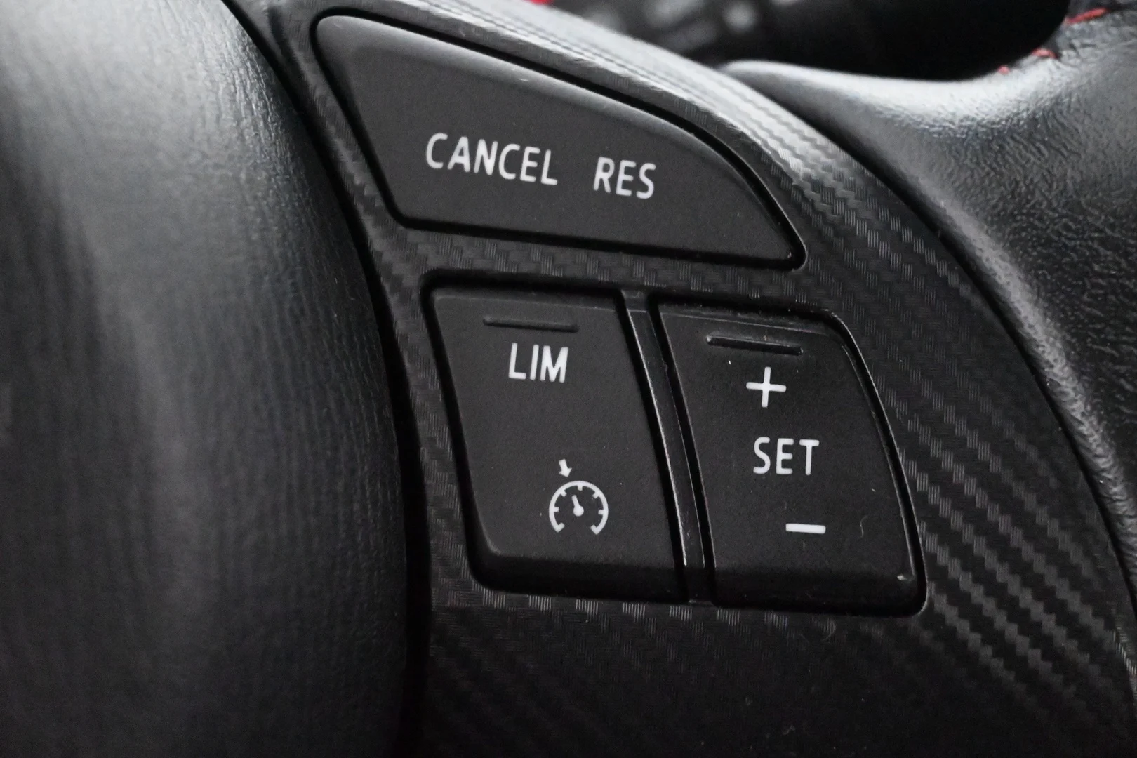 Car Image - 5XZ61VzRzzrrAW4xg8Z0GN