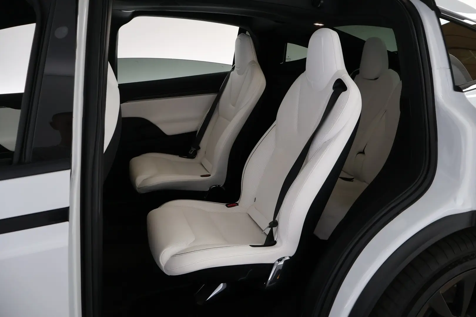 Car Image - pPd16P5uExqjPlGqlvOmP