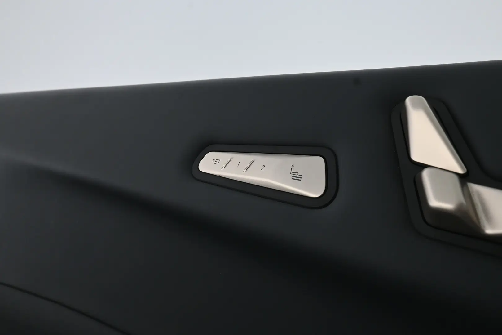 Car Image - 4K6Hz0TvUQsxtr35OYwuH7