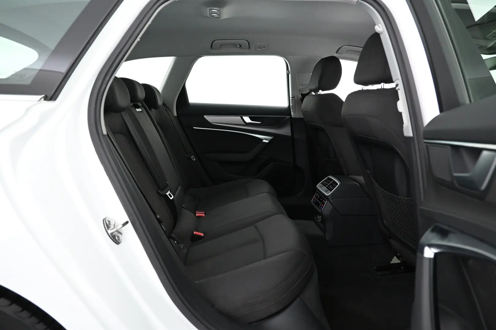 Car Image - 2r57qXFoYyWgg0YBD5Njco