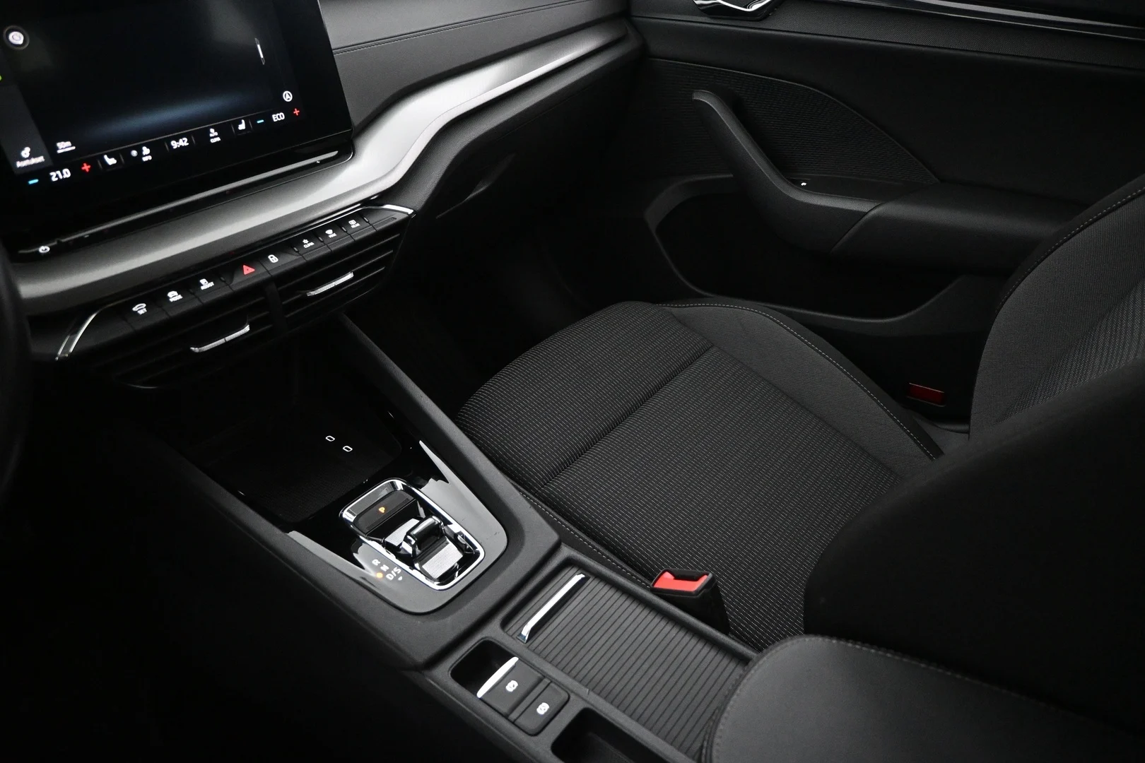 Car Image - 4BZGOxvqYwAVfkIxujPiR6