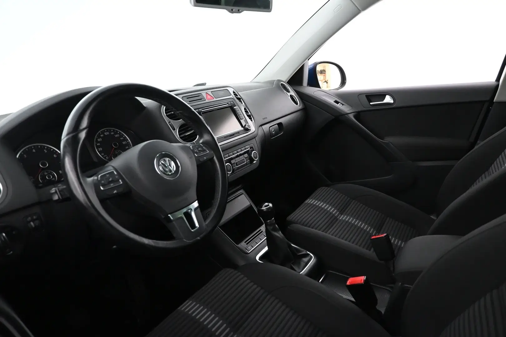 Car Image - 6TrG6ORZfoO1hi8wFGJzmf