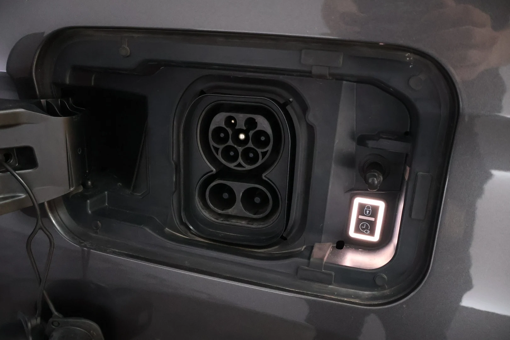 Car Image - Fv9yevDEAGmUGHeiCs9cu
