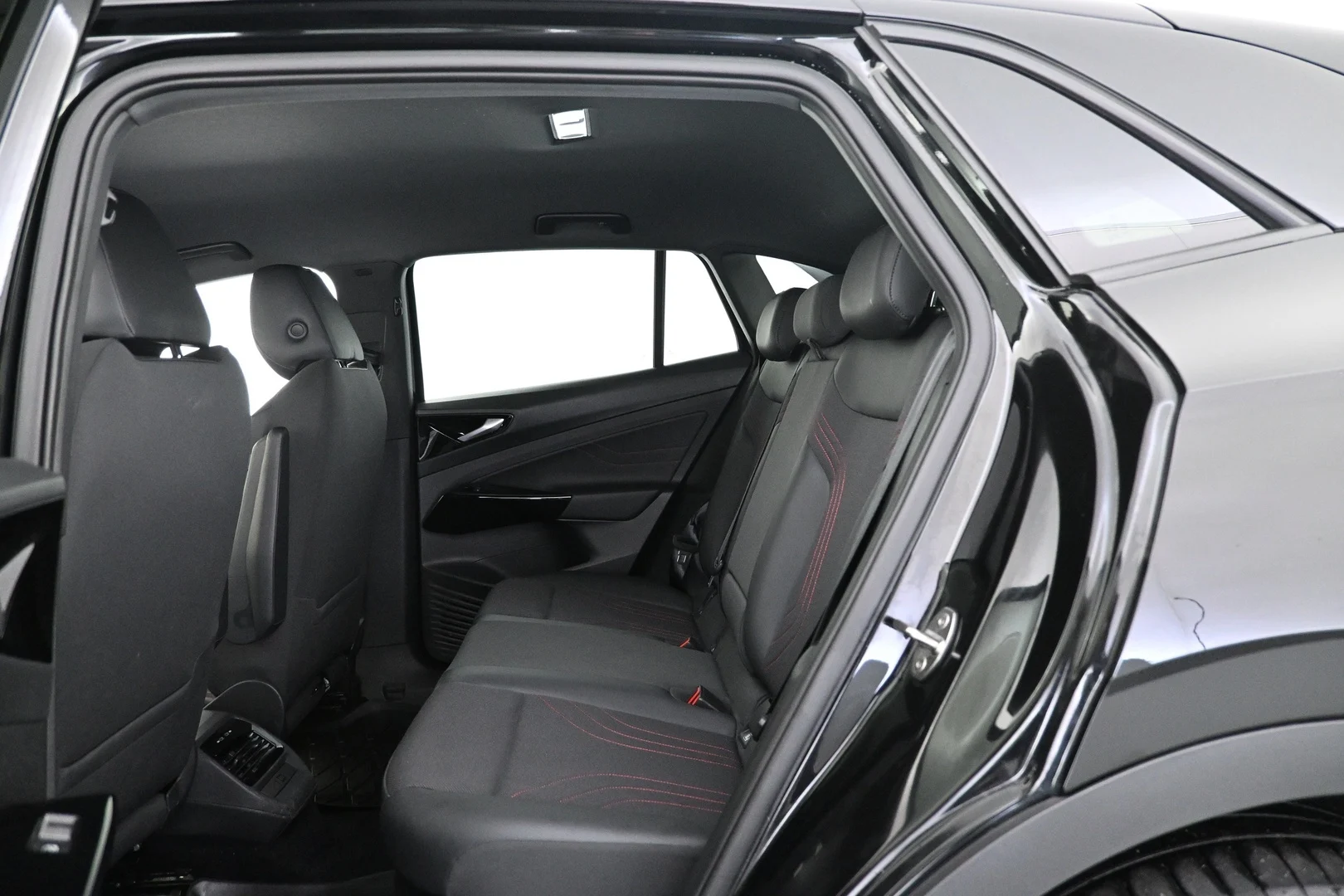 Car Image - 4QOsTnsnBYpFaVUhirqaKn