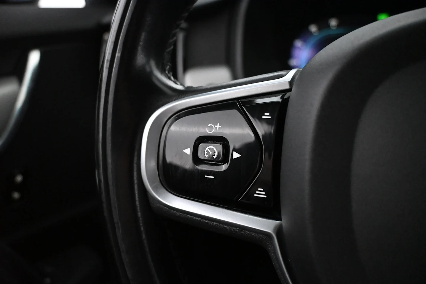 Car Image - 6h2uNl1dnlbmVsKoCxxzjB