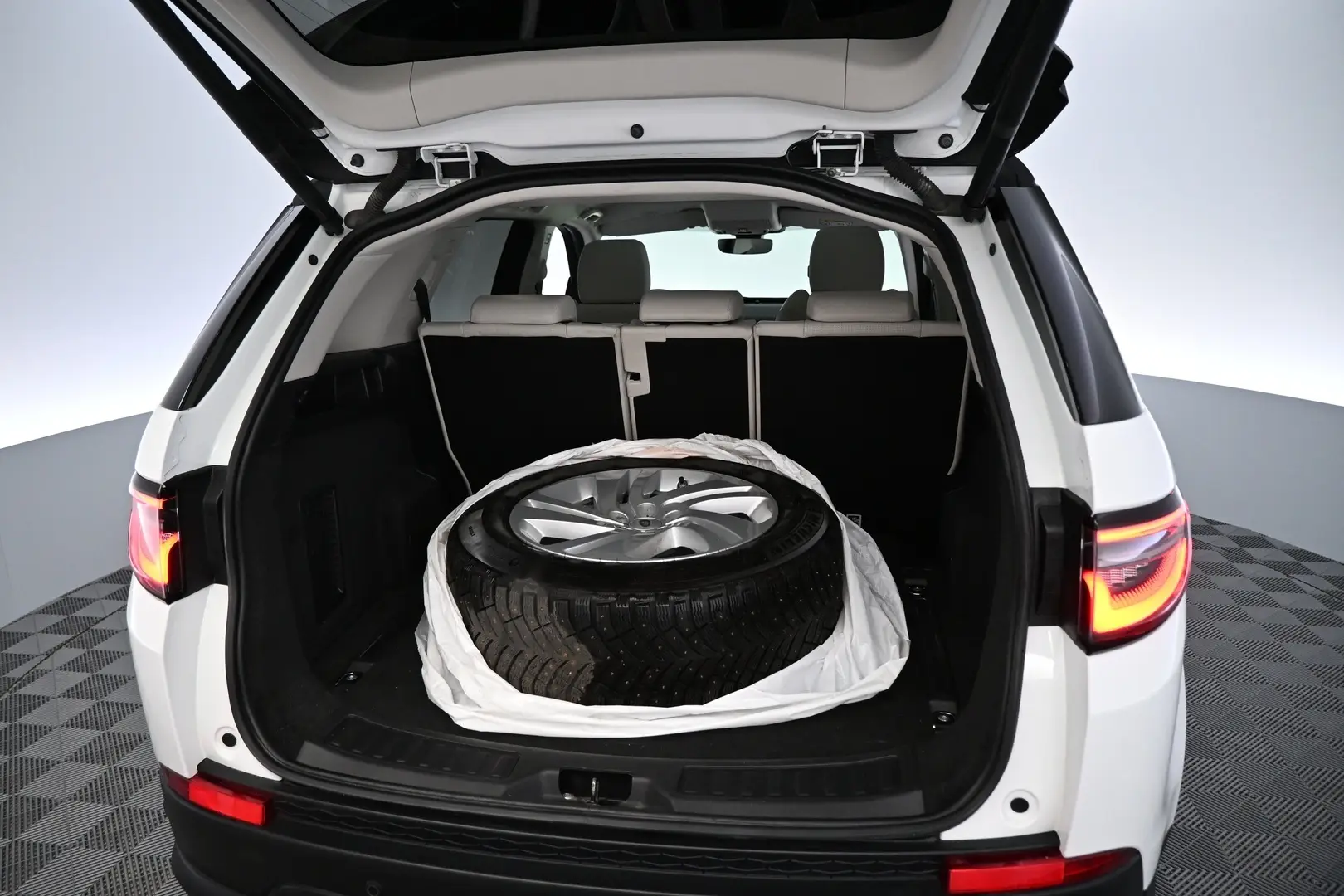 Car Image - 2871pjU95vvHovZ0lwRwBh